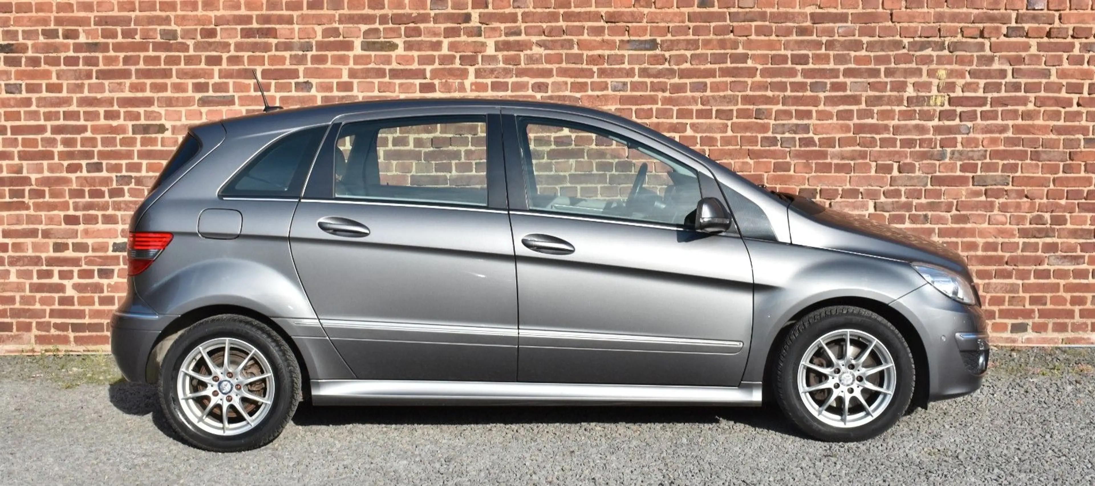 Mercedes-Benz B 200 CDI BIXENON KLIMA PDC S.HEFT TÜVNEU — photo 4