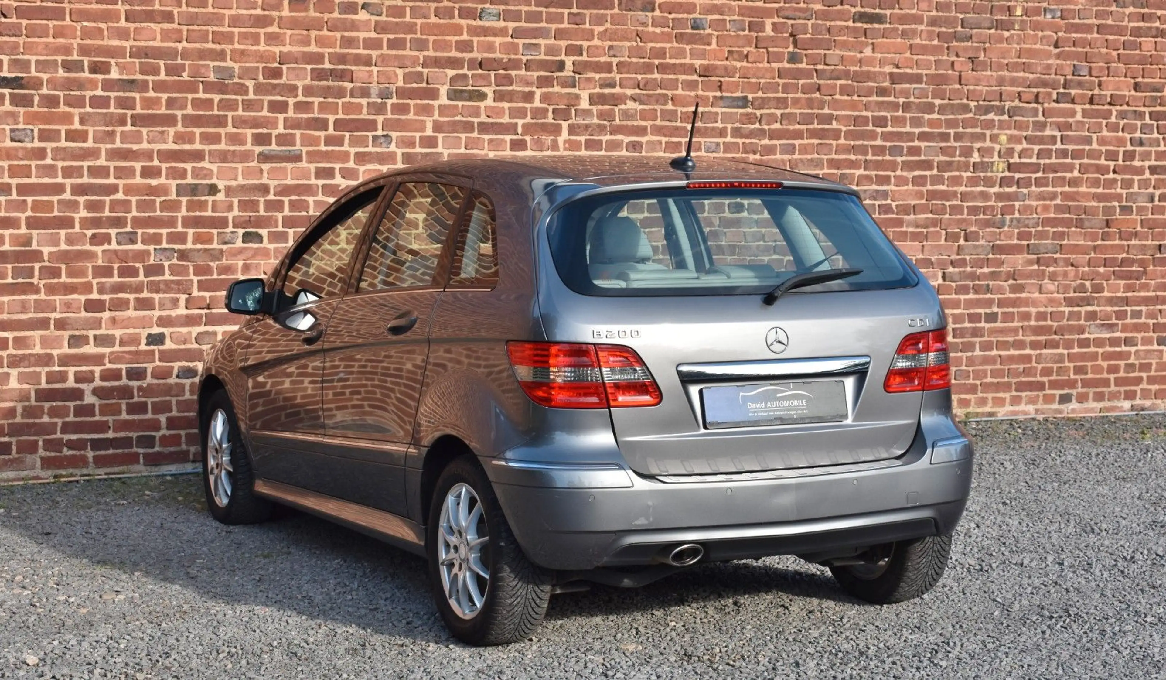 Mercedes-Benz B 200 CDI BIXENON KLIMA PDC S.HEFT TÜVNEU — photo 7