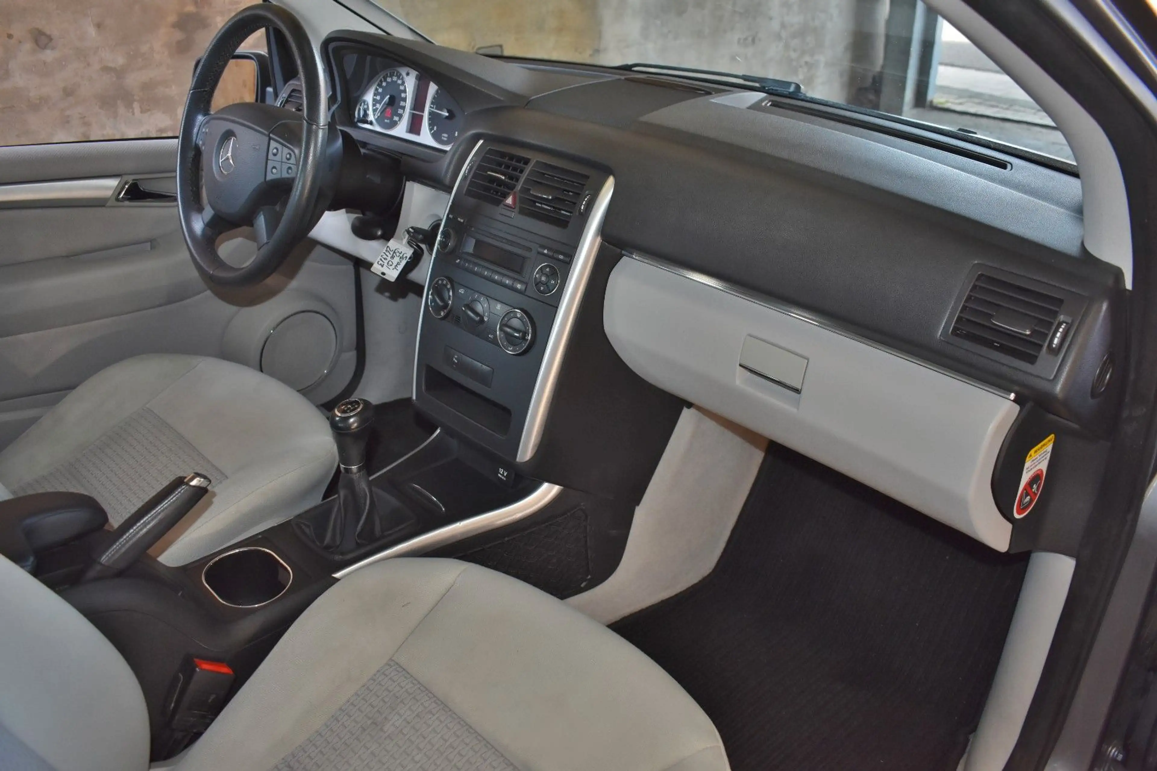 Mercedes-Benz B 200 CDI BIXENON KLIMA PDC S.HEFT TÜVNEU — photo 11
