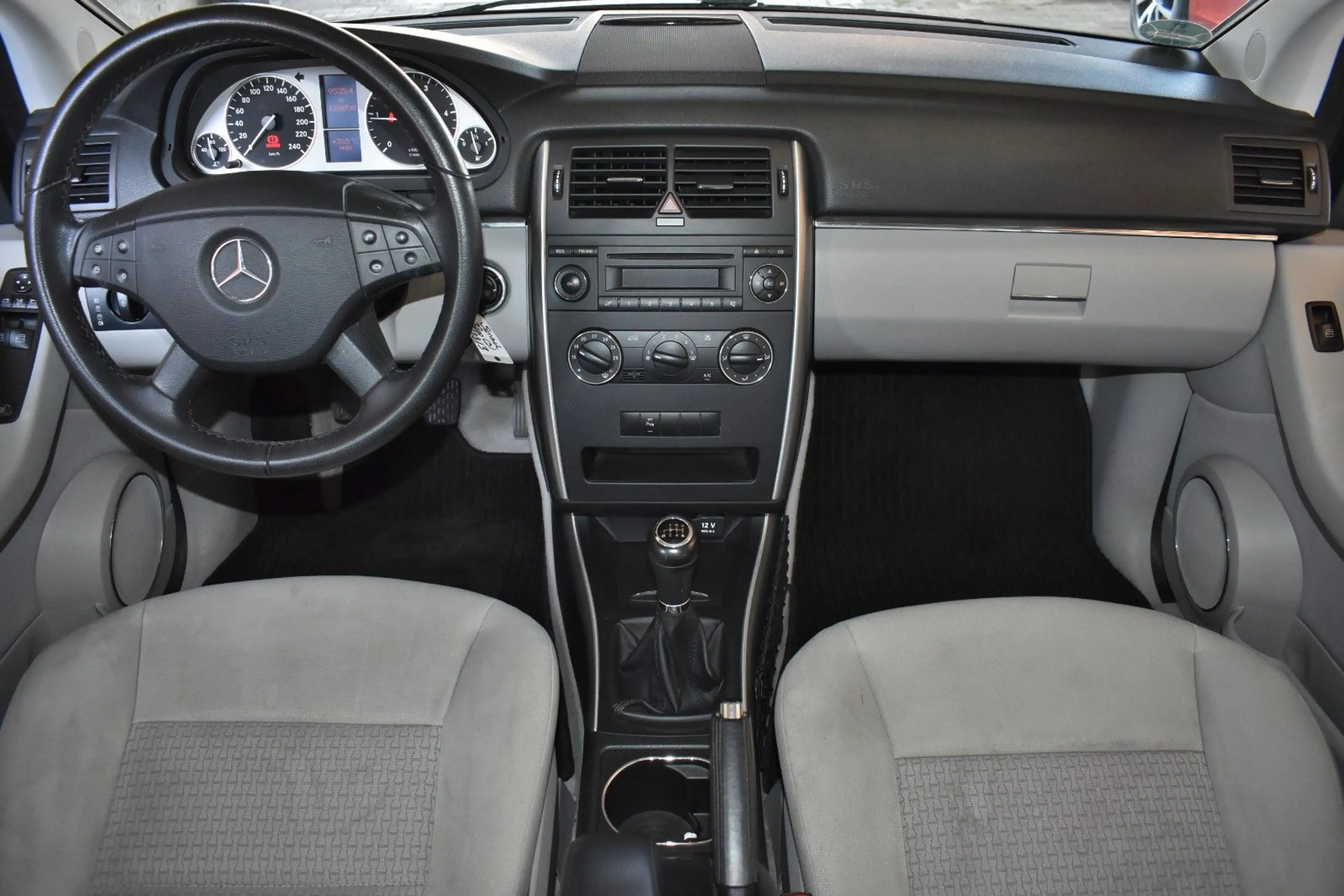 Mercedes-Benz B 200 CDI BIXENON KLIMA PDC S.HEFT TÜVNEU — photo 10