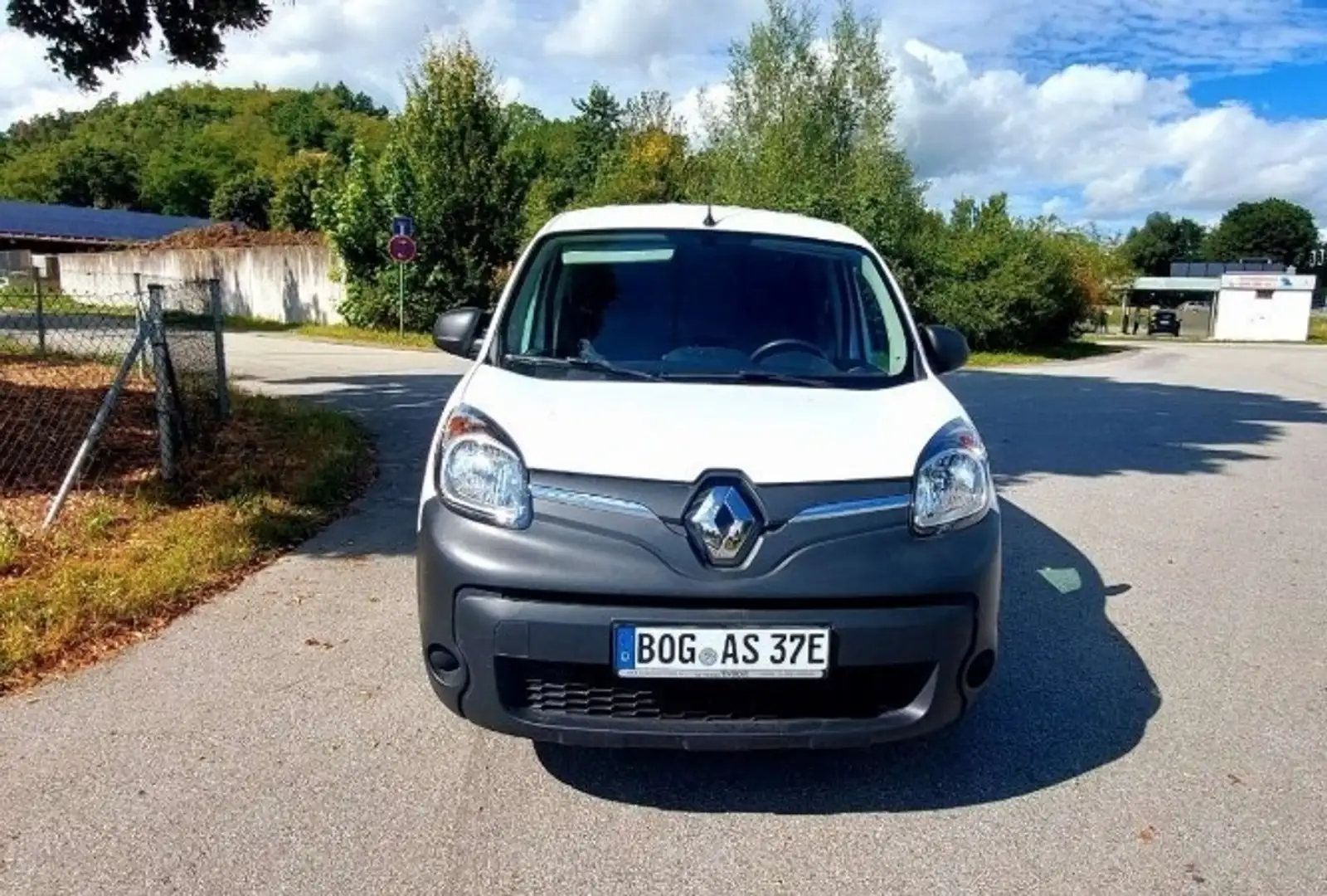 Renault Kangoo Z.E. 33  neue Allw.reifen mit Schneeflocke AHK - 2