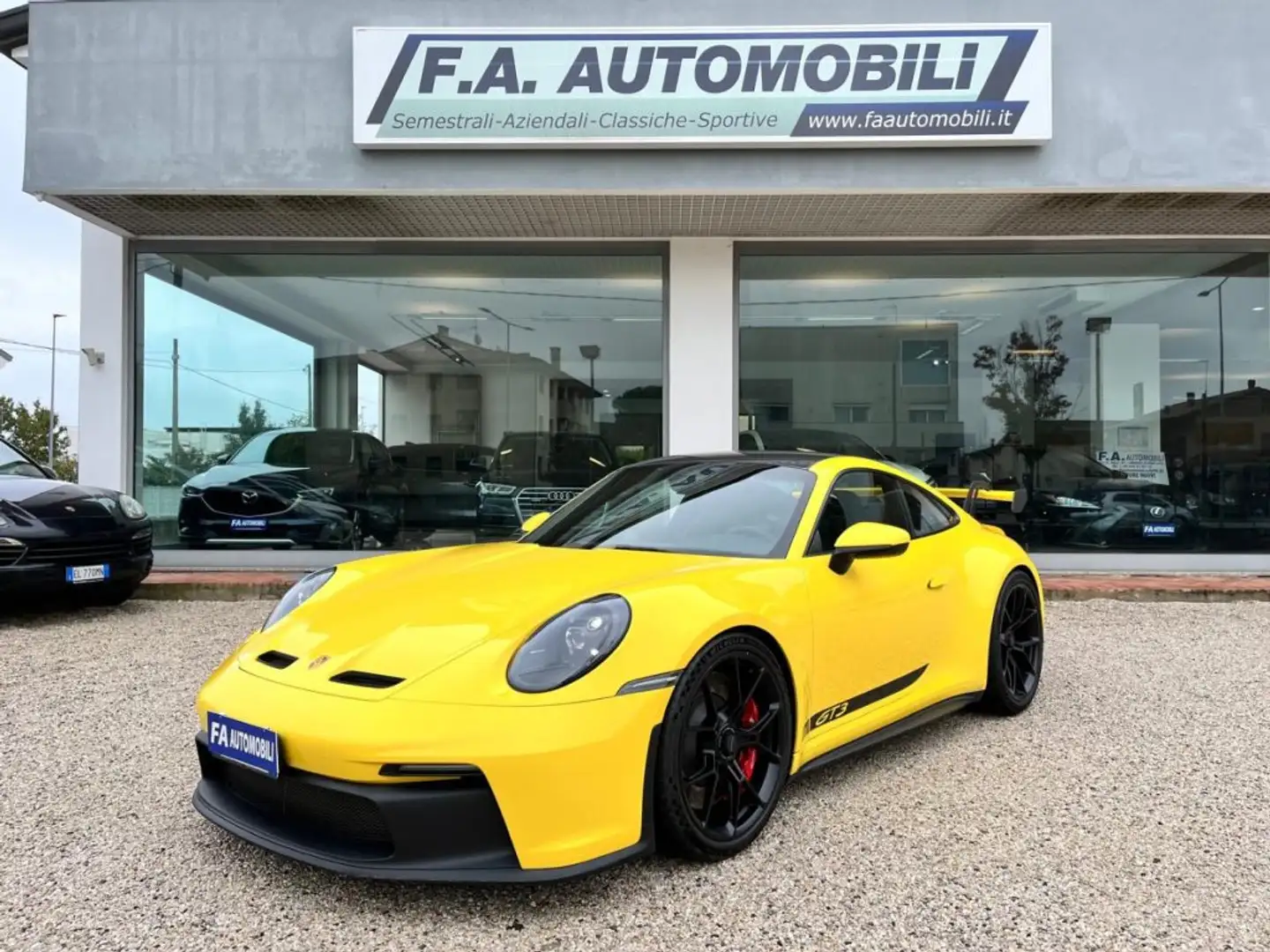 Porsche 911 GT3 Giallo - 1