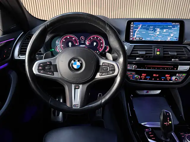 BMW X4 view 10