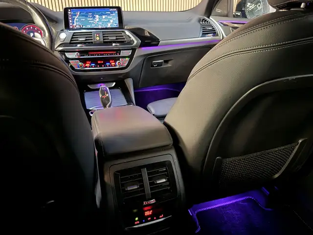 BMW X4 view 11