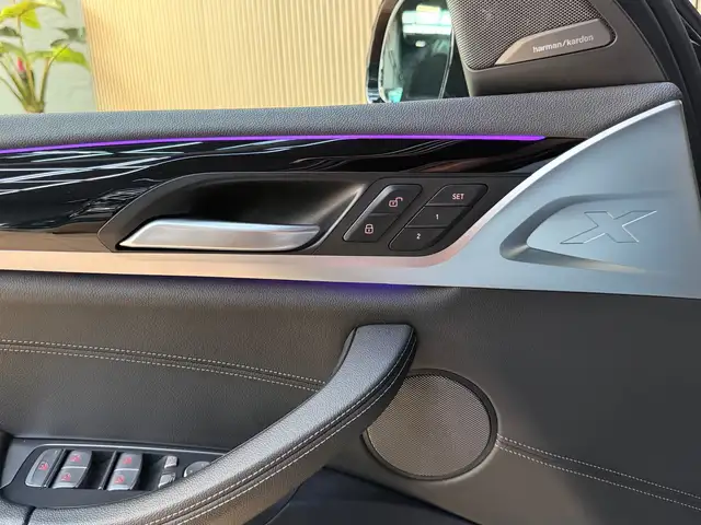 BMW X4 view 17