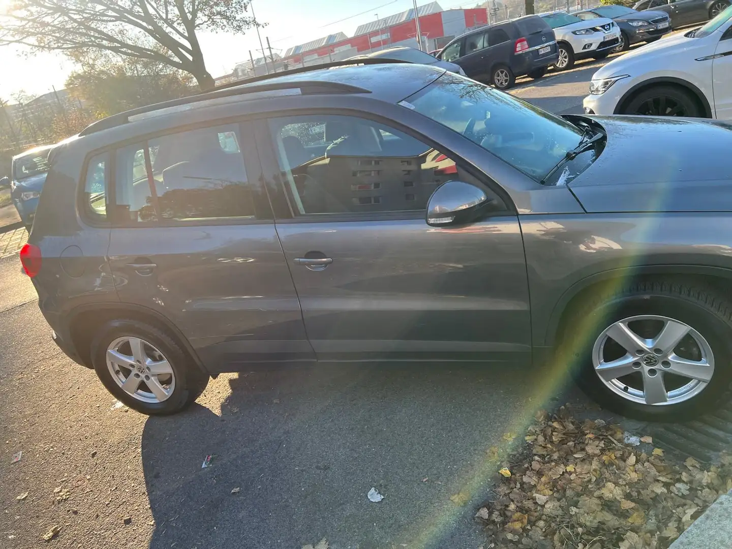 Volkswagen Tiguan Tiguan 1,4 TSI Cool BMT Cool Grau - 1