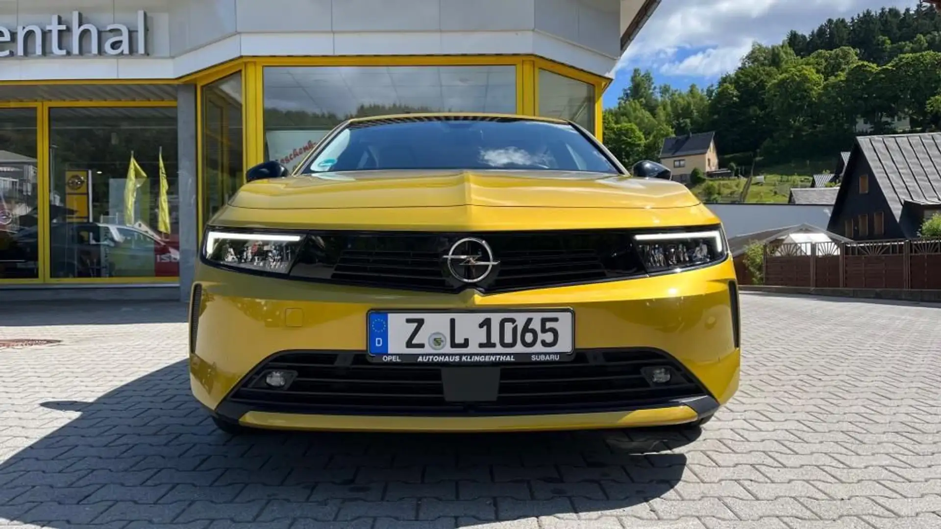 Opel Astra Edition 1.2T 110PS LHZ/SHZ/Klimaautom. Jaune - 2