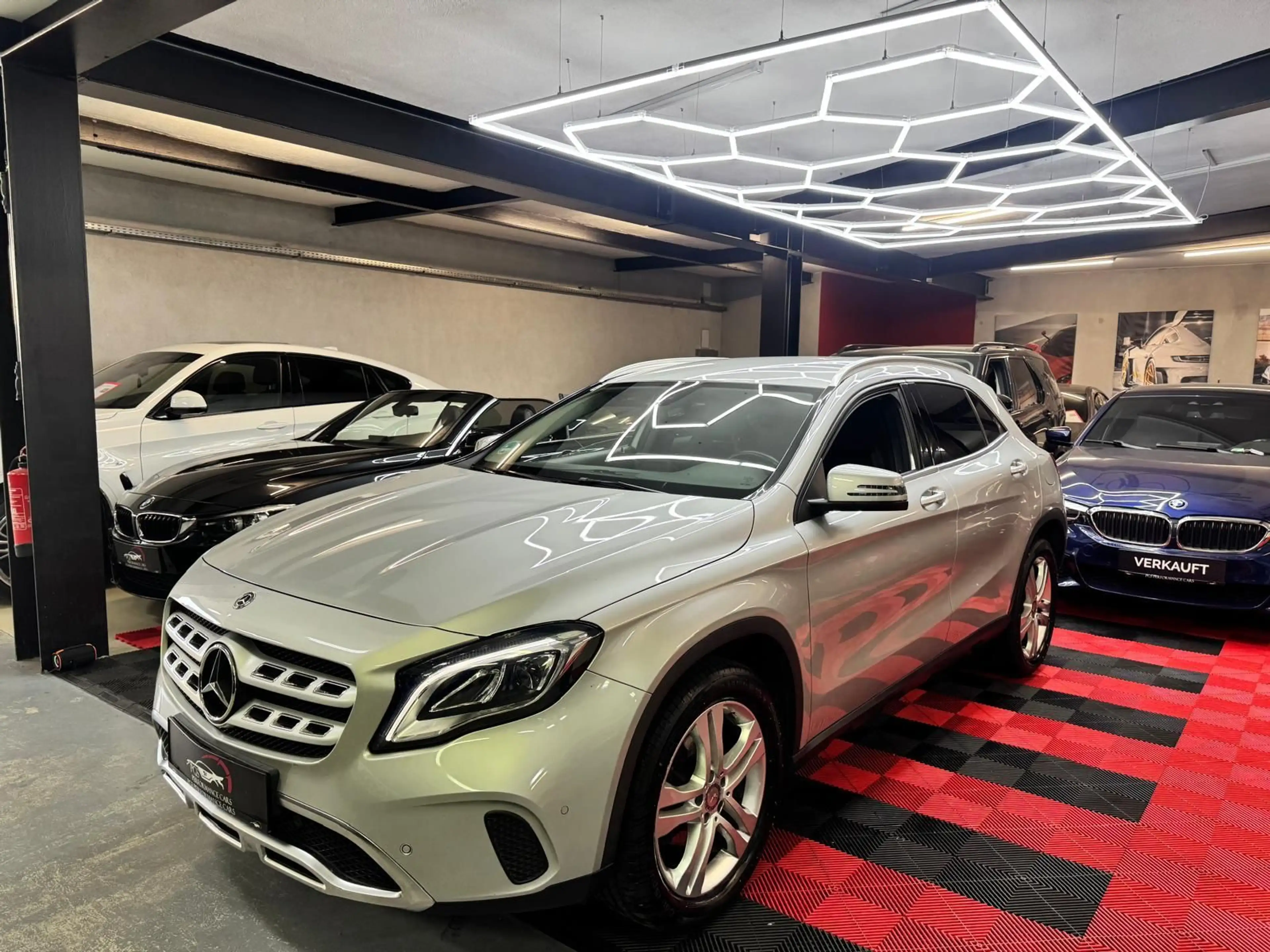 Mercedes-Benz GLA 220 d 4MATIC Aut. — photo 3