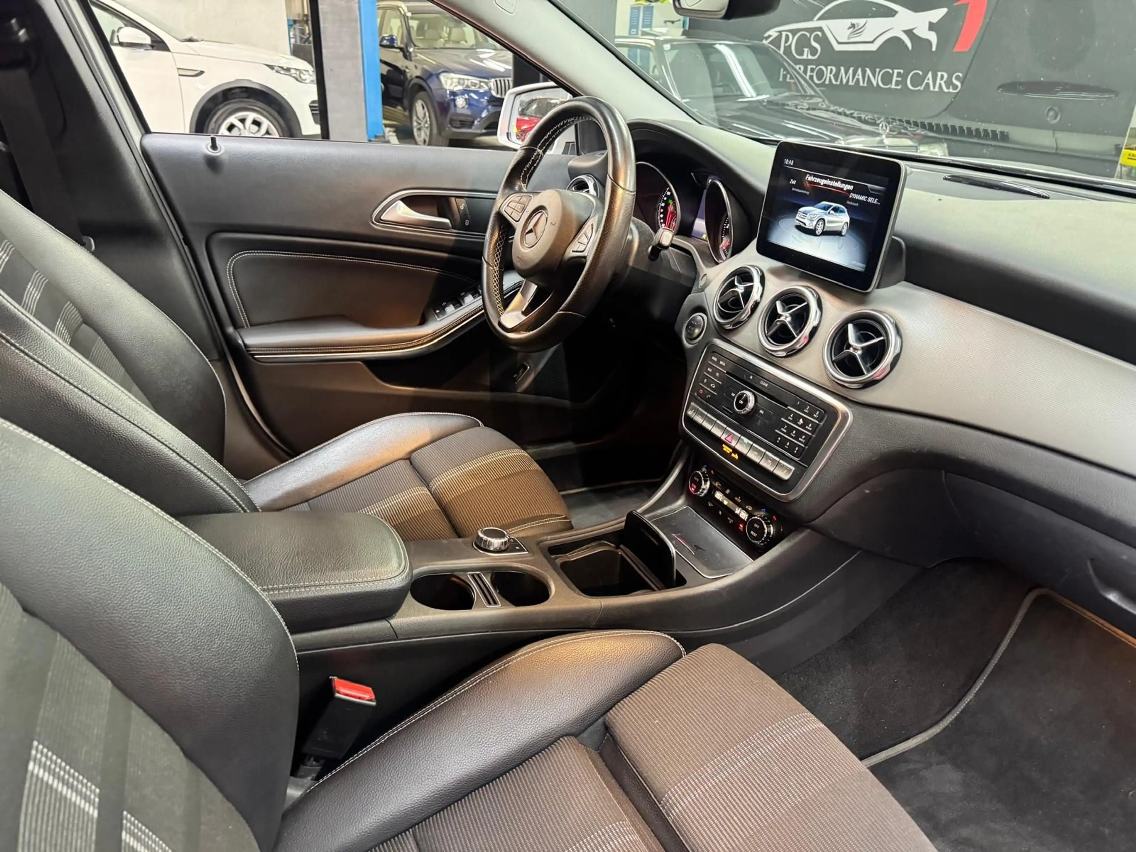 Mercedes-Benz GLA 220 d 4MATIC Aut. — photo 9