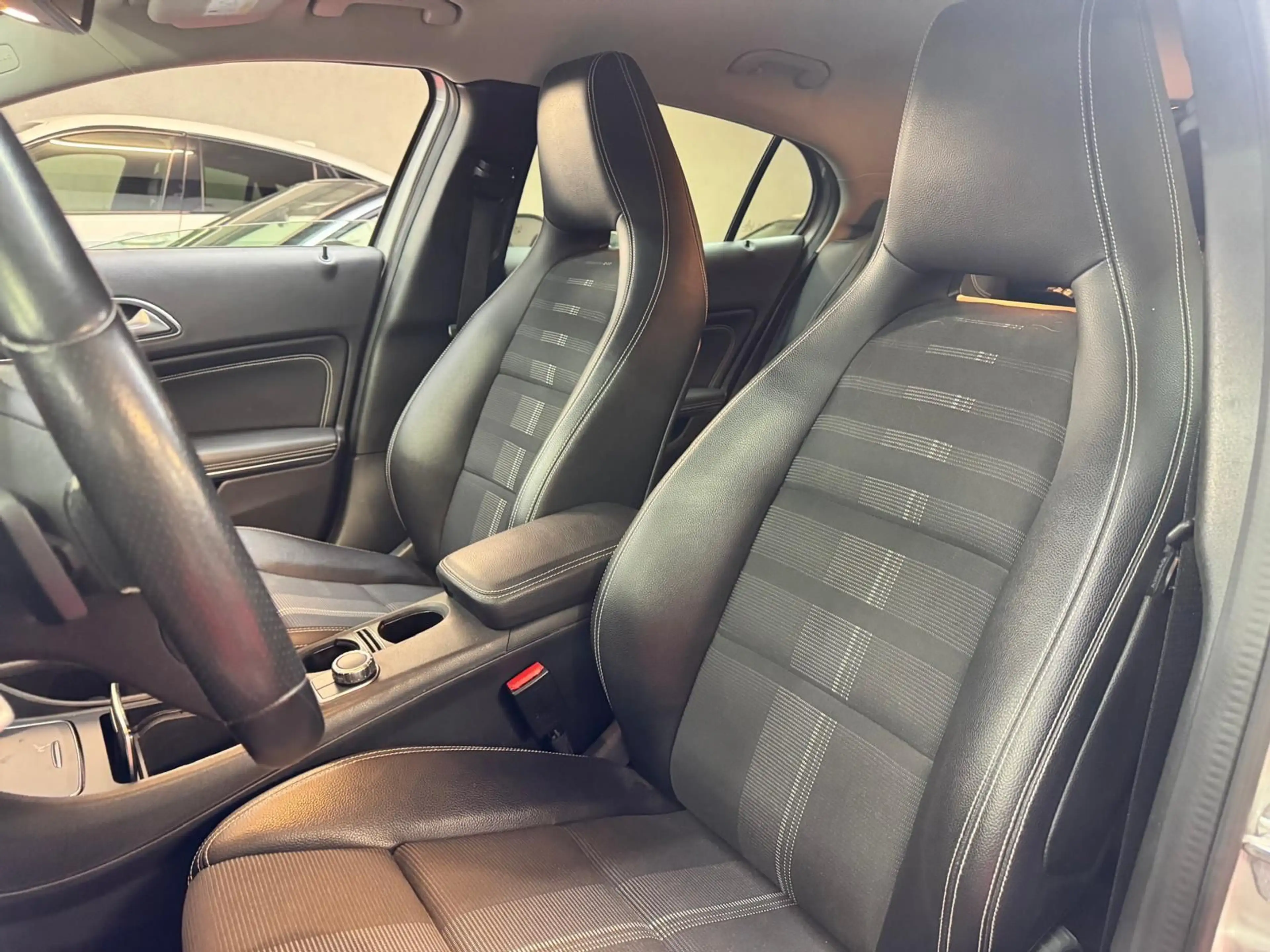 Mercedes-Benz GLA 220 d 4MATIC Aut. — photo 11