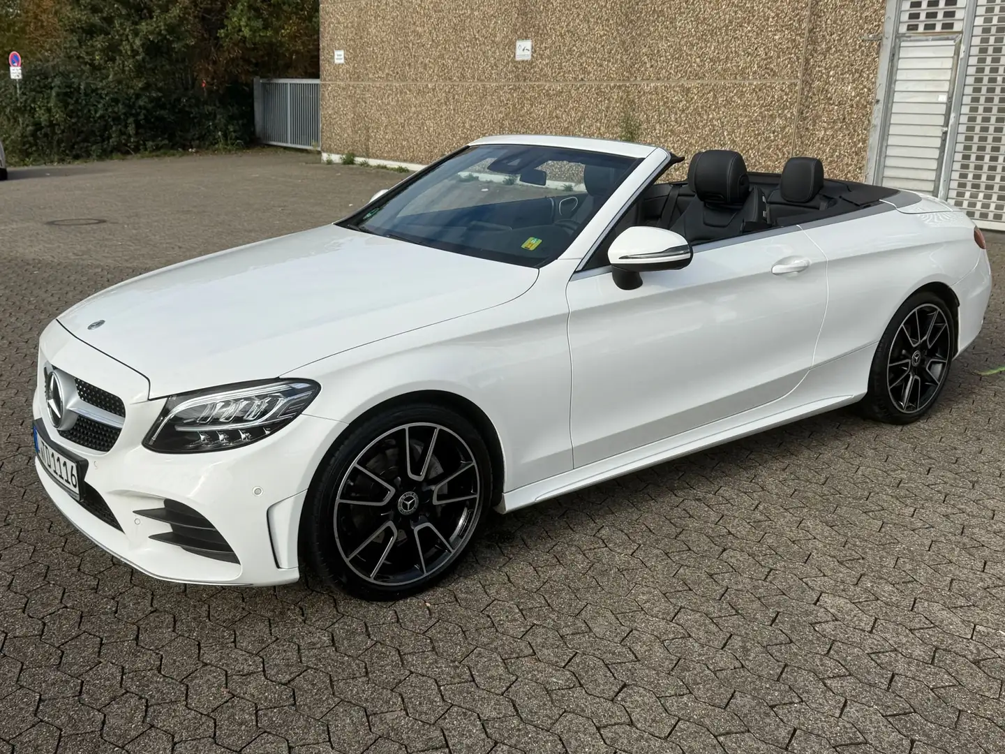 Mercedes-Benz C 200 C 200 Cabrio AMG Hybrid erst 36 TKM VollLeder 1.Hd Weiß - 2