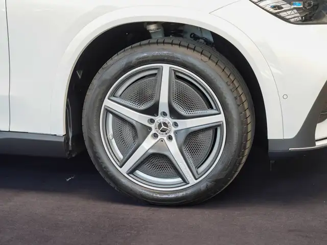 Mercedes-Benz Eqe view 2