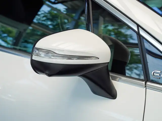 Mercedes-Benz Eqe view 3