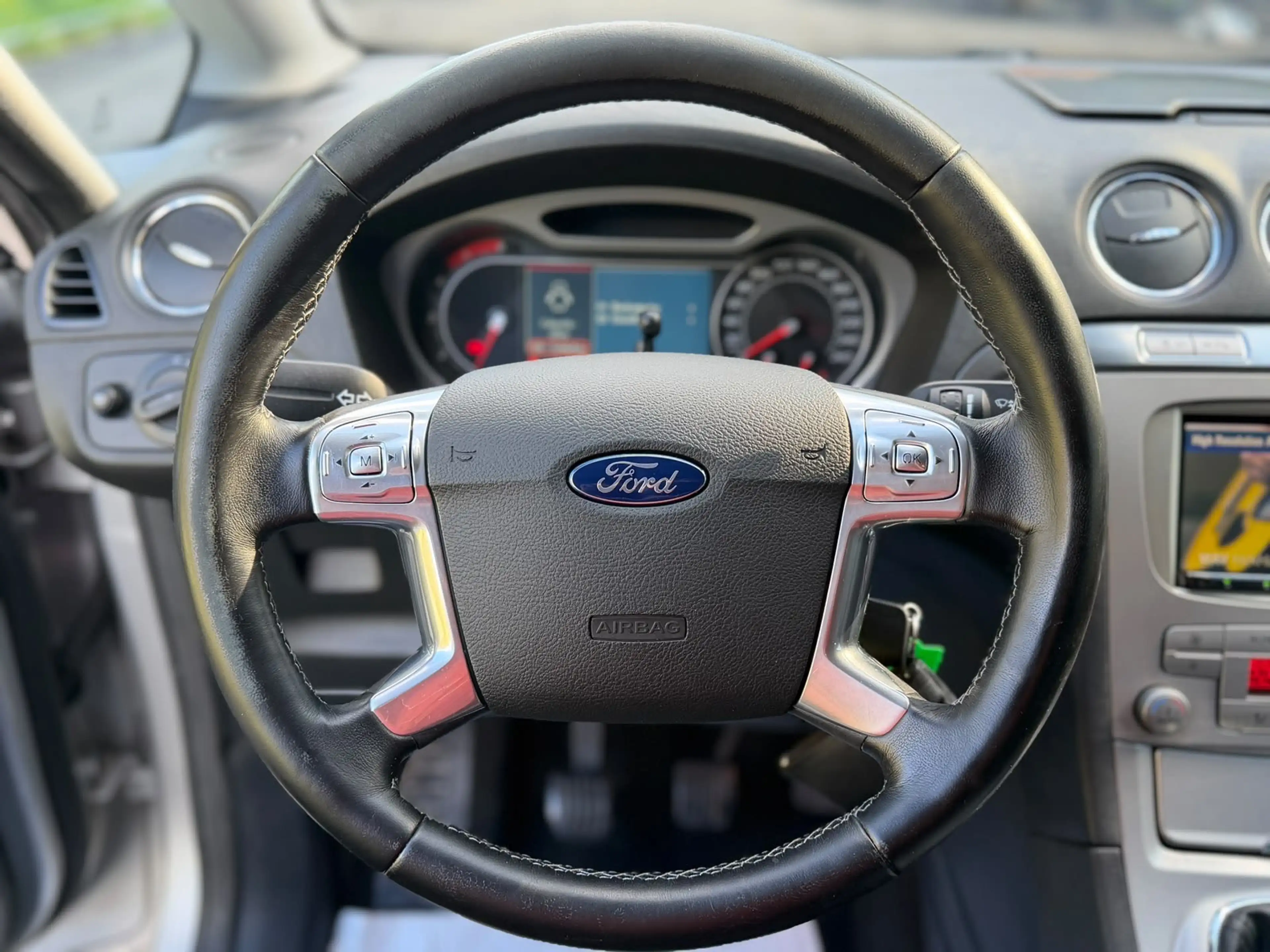 Ford S-Max Titanium 2.0 TDCI Allwetterreifen Anhängerkupplung HU/AU:NEU — photo 7