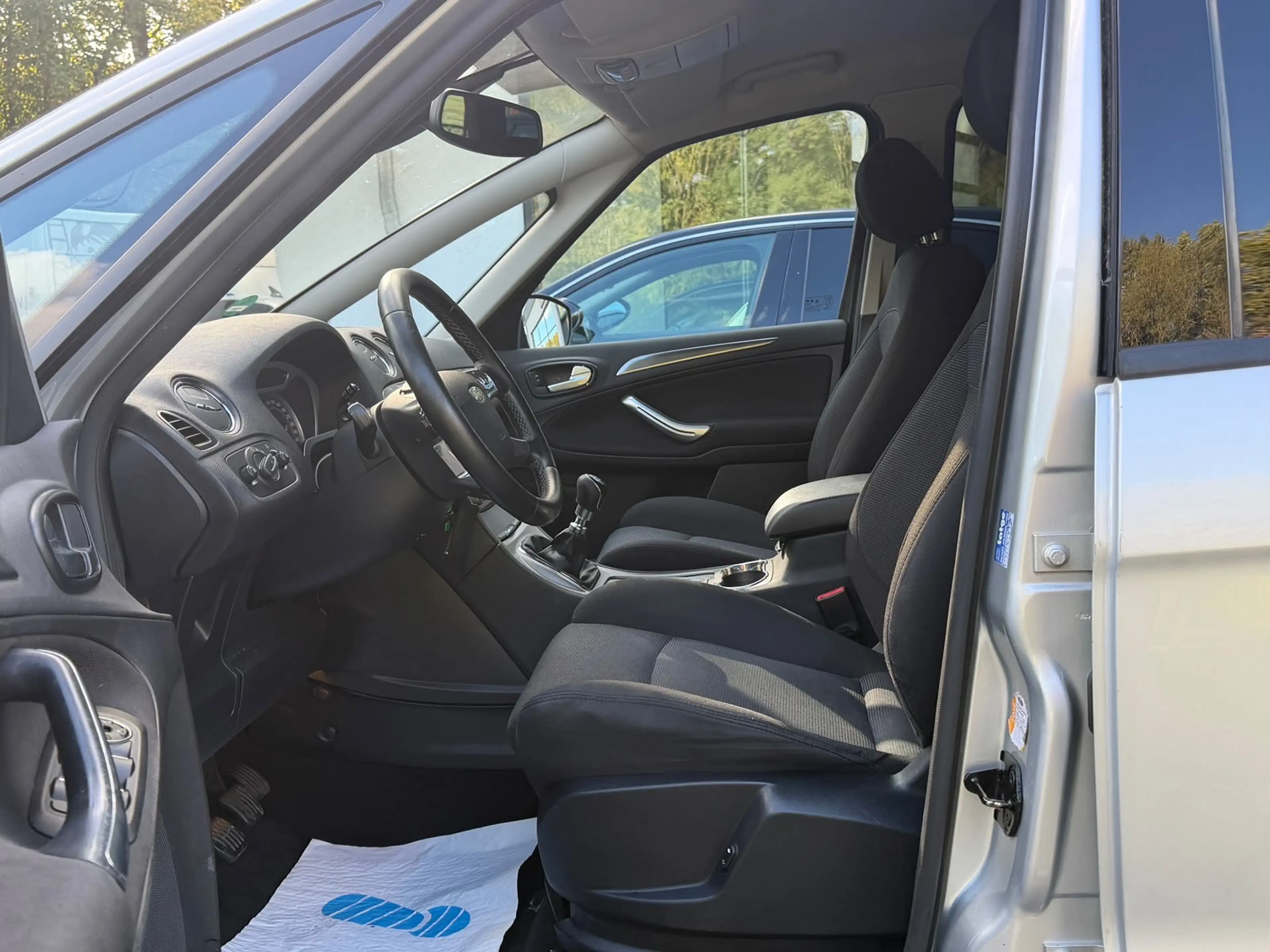 Ford S-Max Titanium 2.0 TDCI Allwetterreifen Anhängerkupplung HU/AU:NEU — photo 6