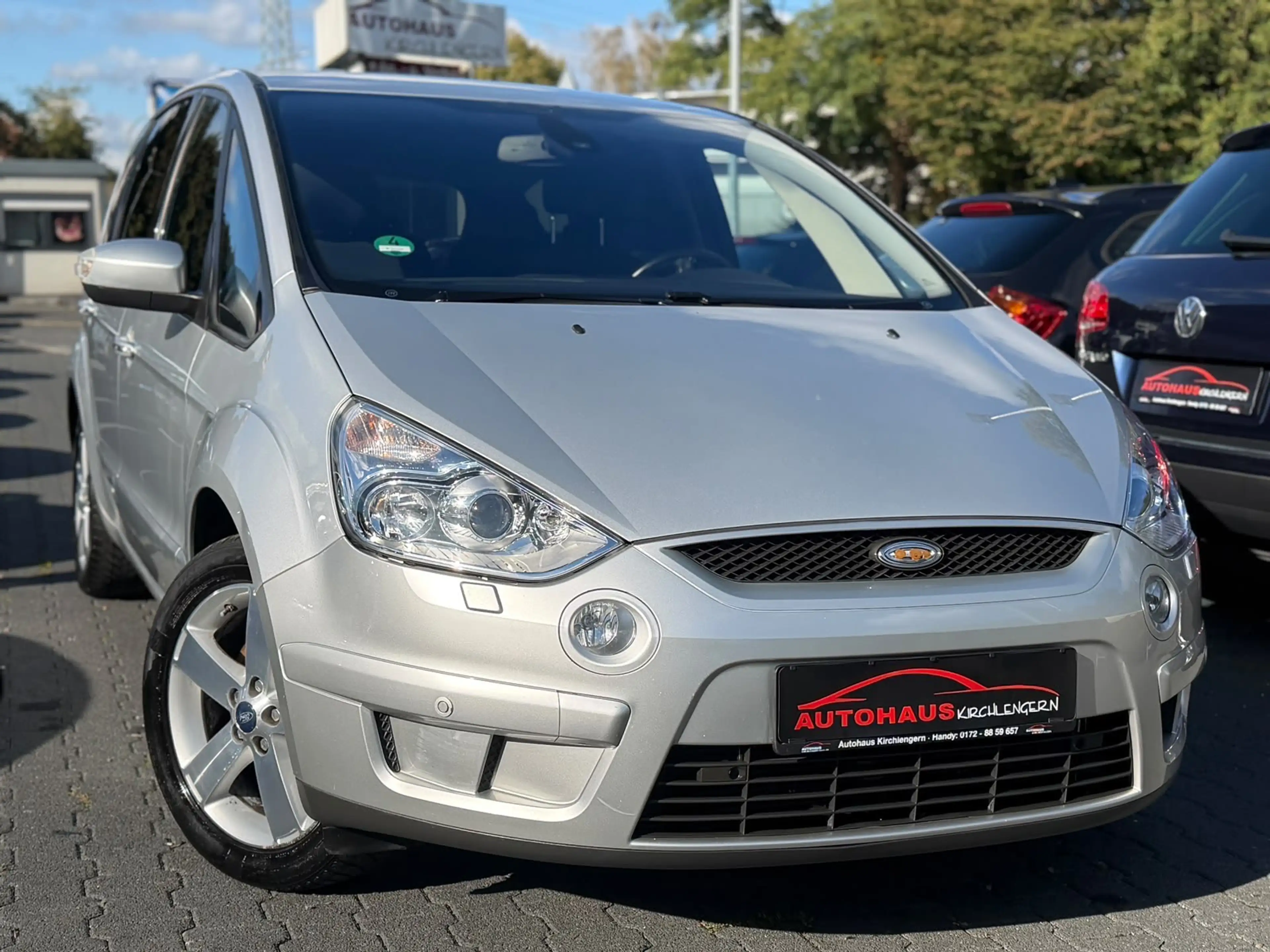 Ford S-Max Titanium 2.0 TDCI Allwetterreifen Anhängerkupplung HU/AU:NEU