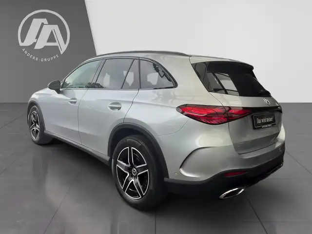Mercedes-Benz GLC view 3