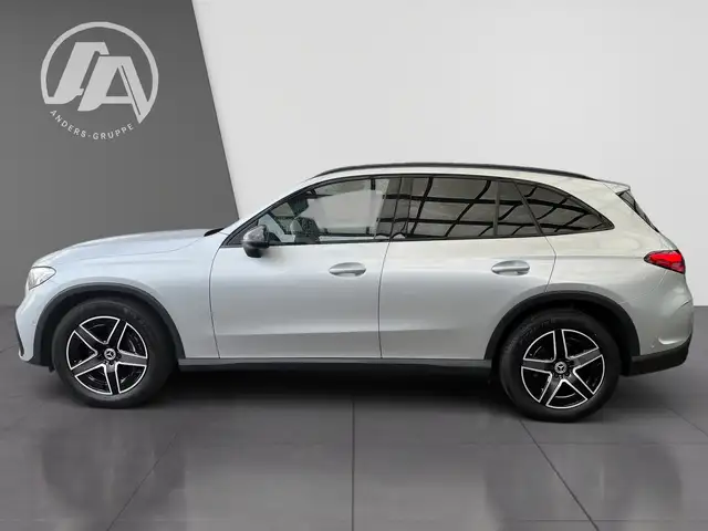 Mercedes-Benz GLC view 4