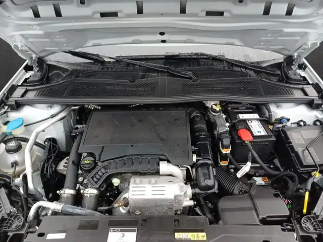 Peugeot 308 view 5