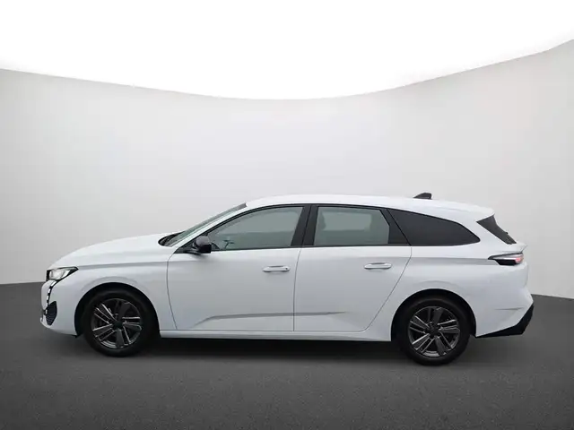 Peugeot 308 view 4