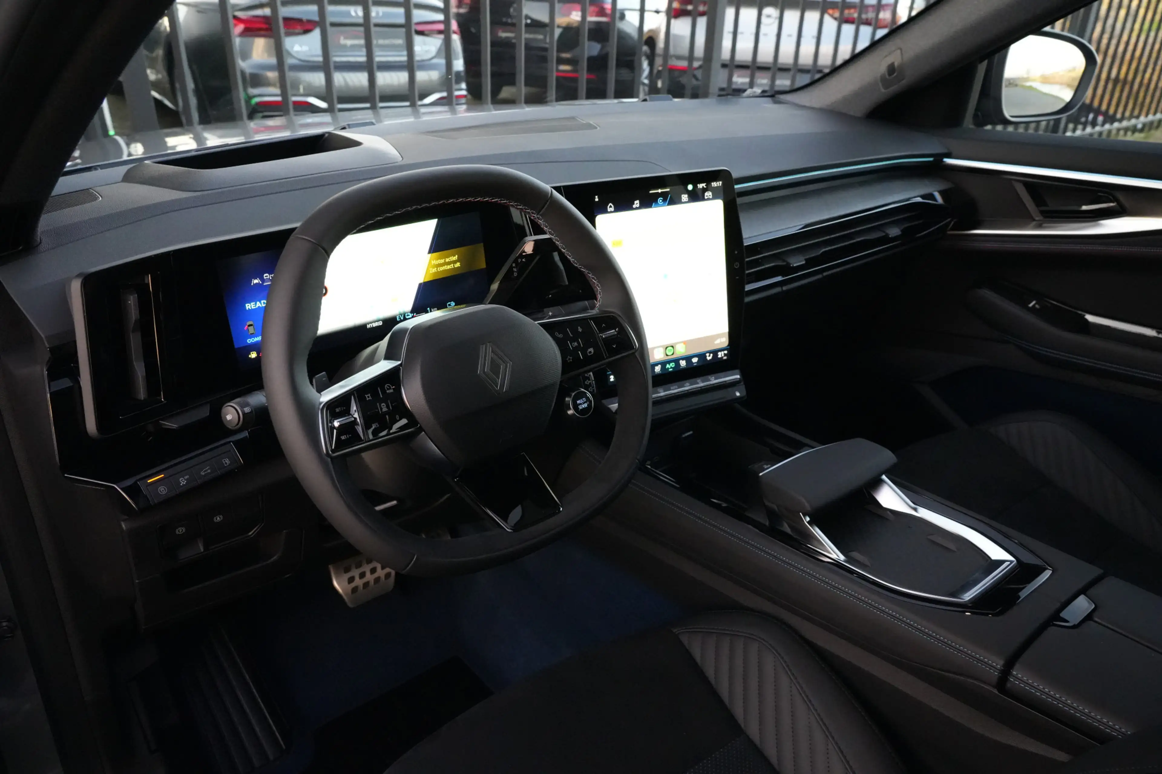 Renault Rafale 1.2 E-Tech 4x4 Plug-in Hybrid 300 Esprit Alpine 30 — photo 12