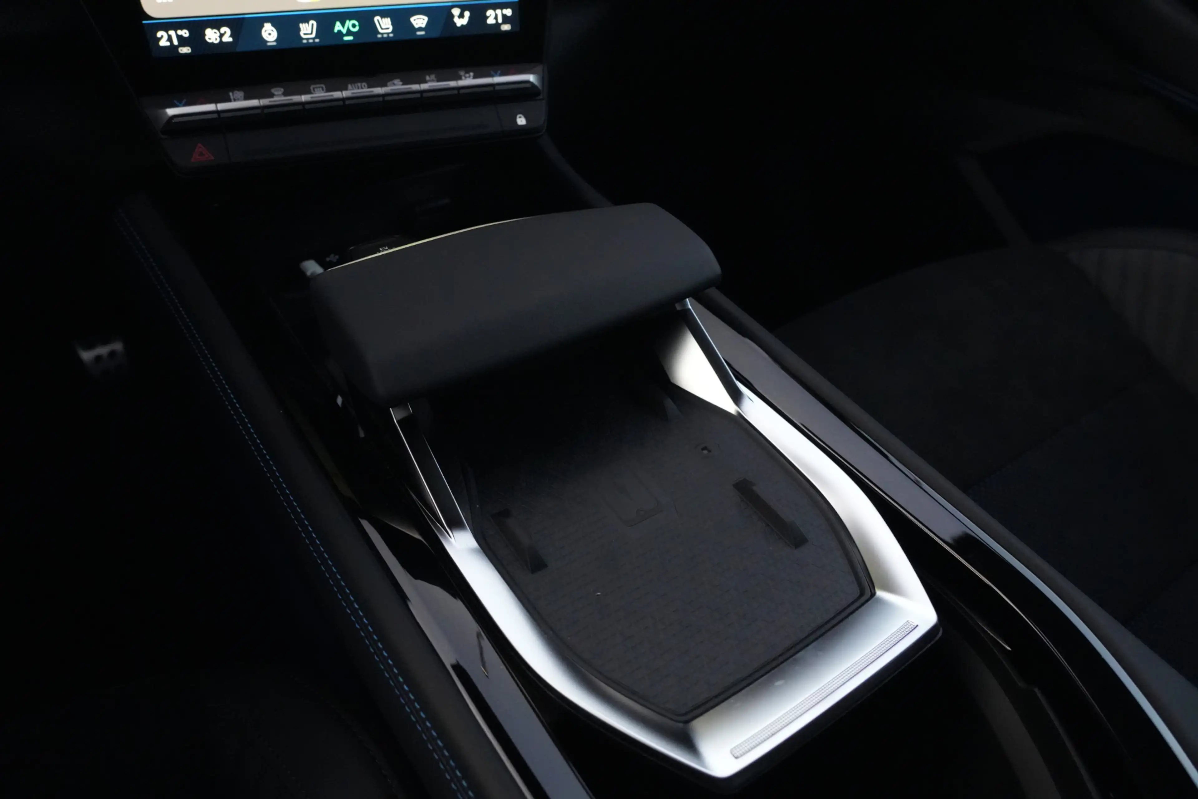 Renault Rafale 1.2 E-Tech 4x4 Plug-in Hybrid 300 Esprit Alpine 30 — photo 13