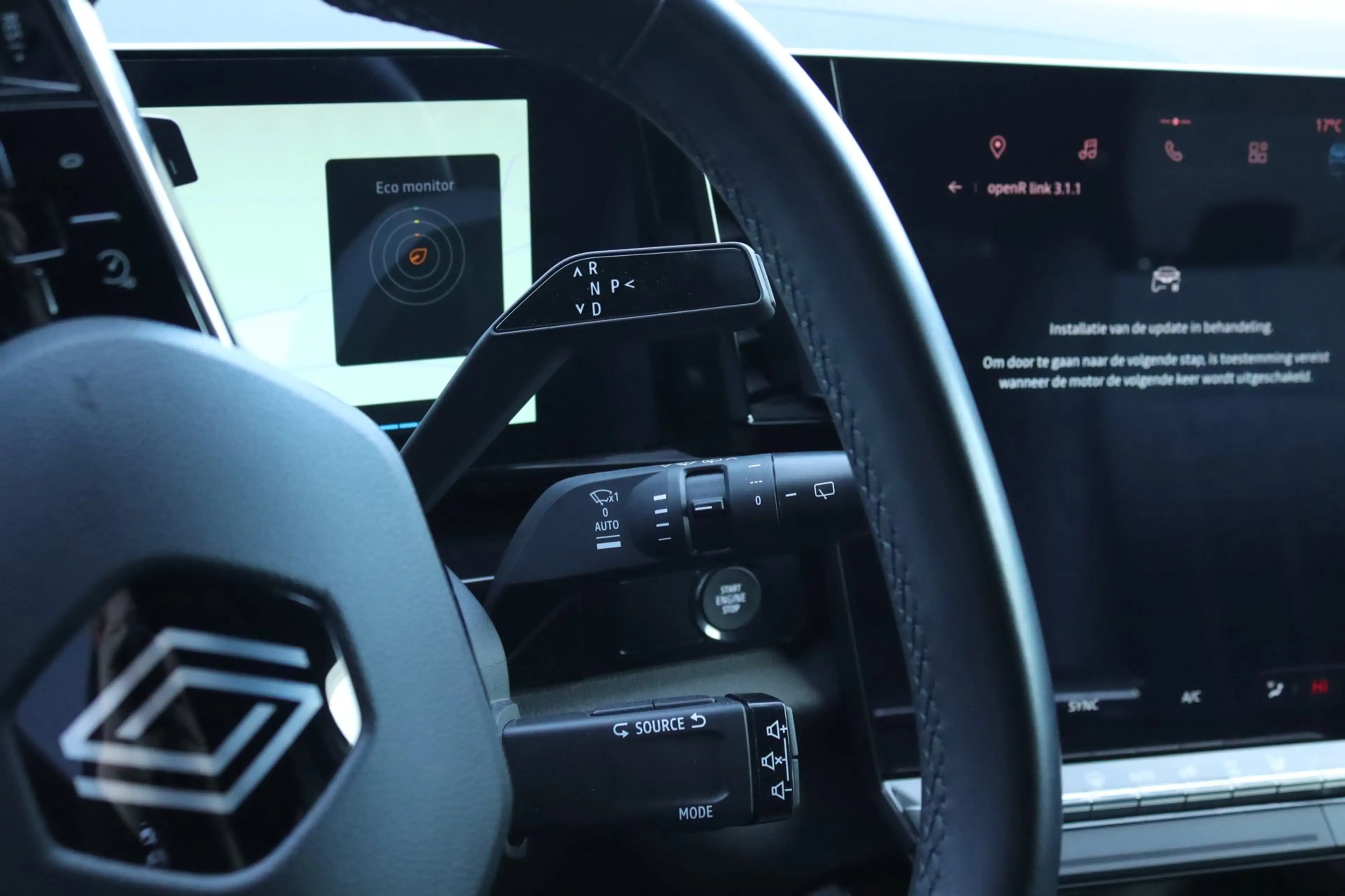 Renault Austral 1.2 E-Tech full hybrid / Carplay / Camera — photo 18
