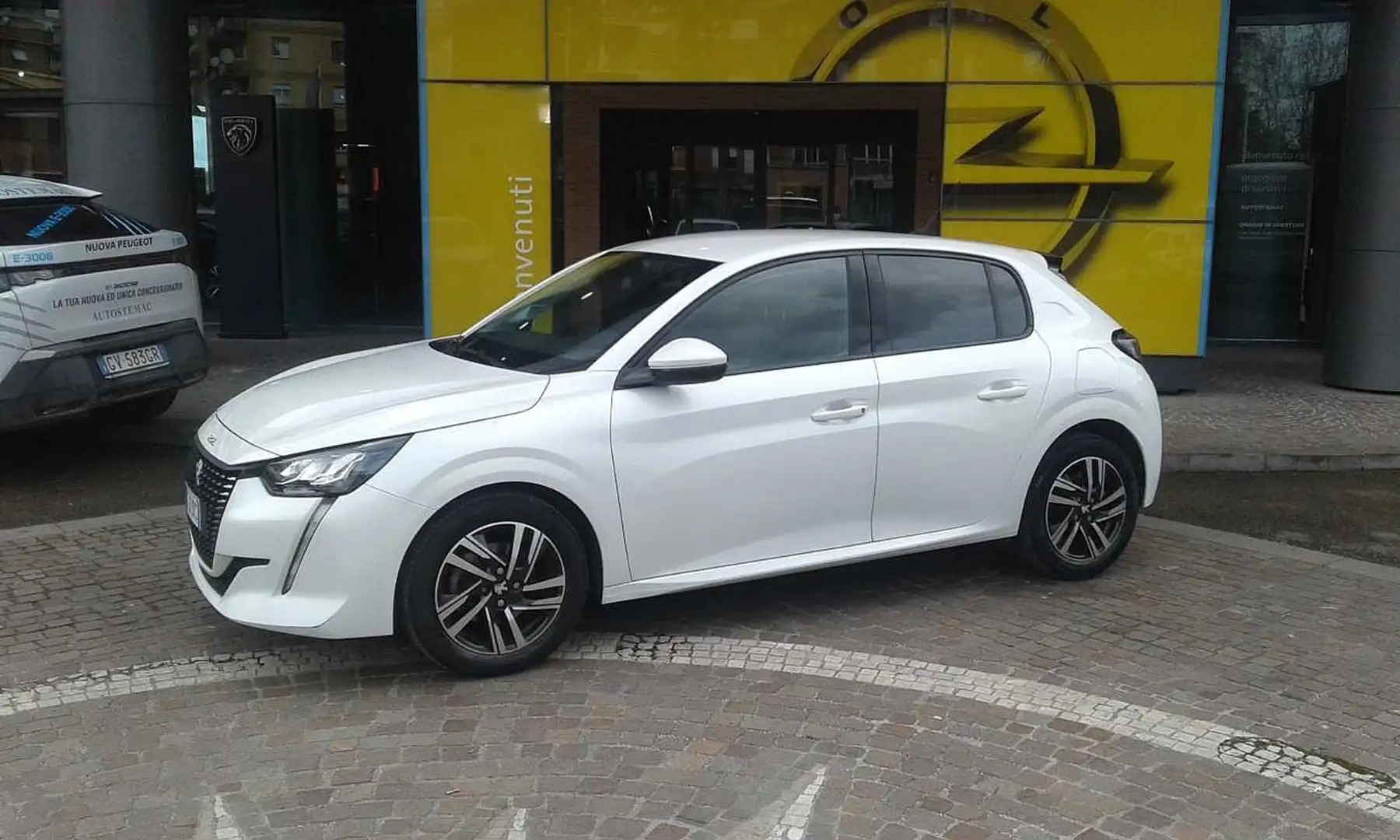 Peugeot 208 Bianco - 2