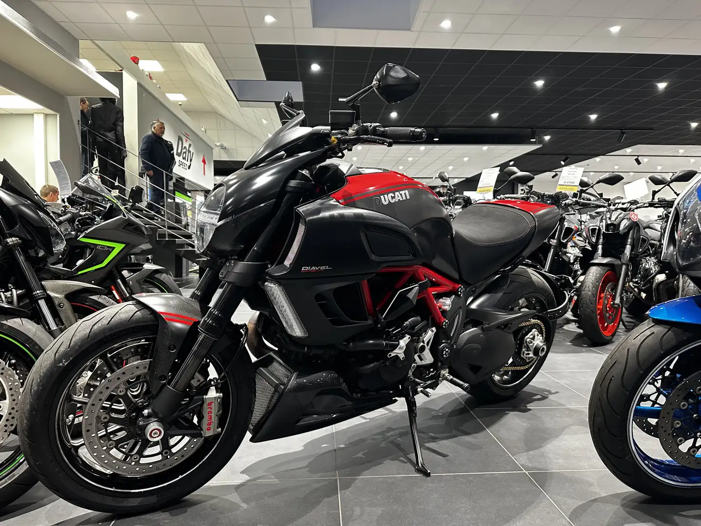 Ducati Diavel Czerwony - 1