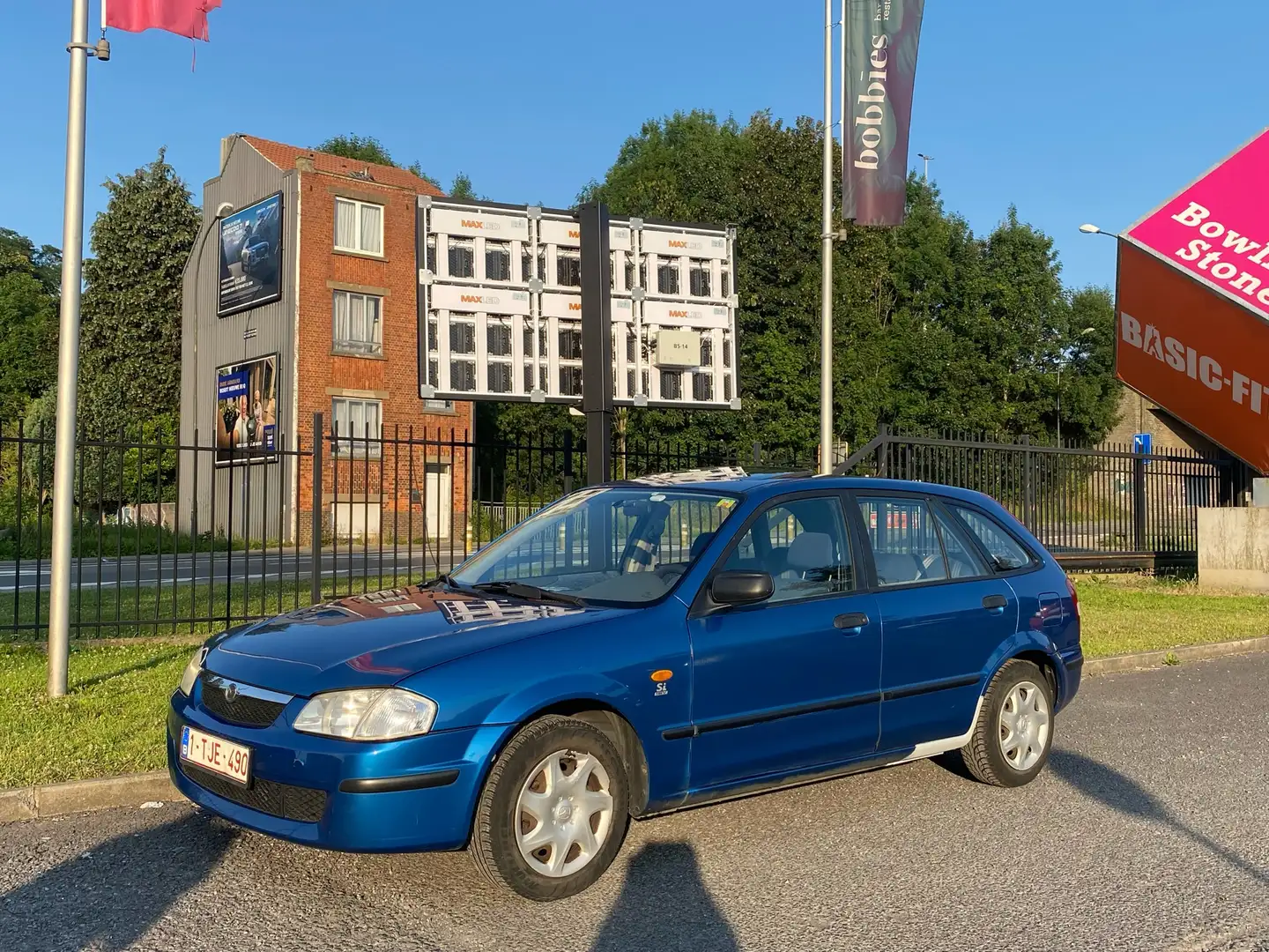 Mazda 323 f 1.3 * 73cv * Toit Ouvrant * prete à immatricule Blauw - 1