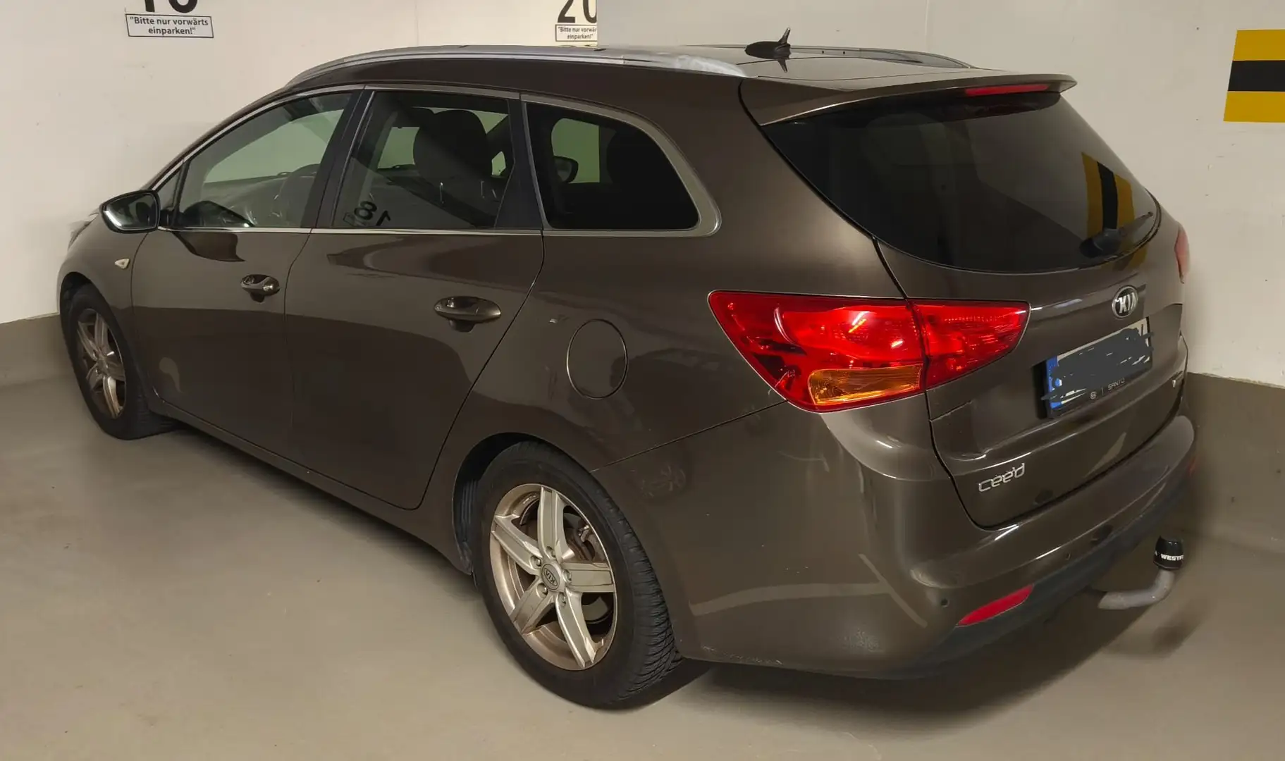 Kia Ceed SW / cee'd SW Ceed 1.4 CVVT SW Dream Team Edition Braun - 1