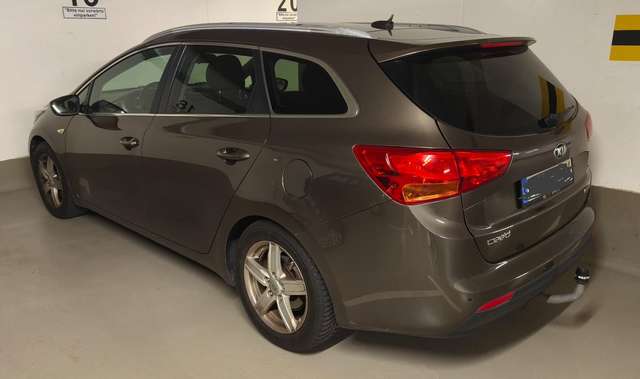 Imagine Kia Ceed SW / cee'd SW Ceed 1.4 CVVT SW Dream Team Edition