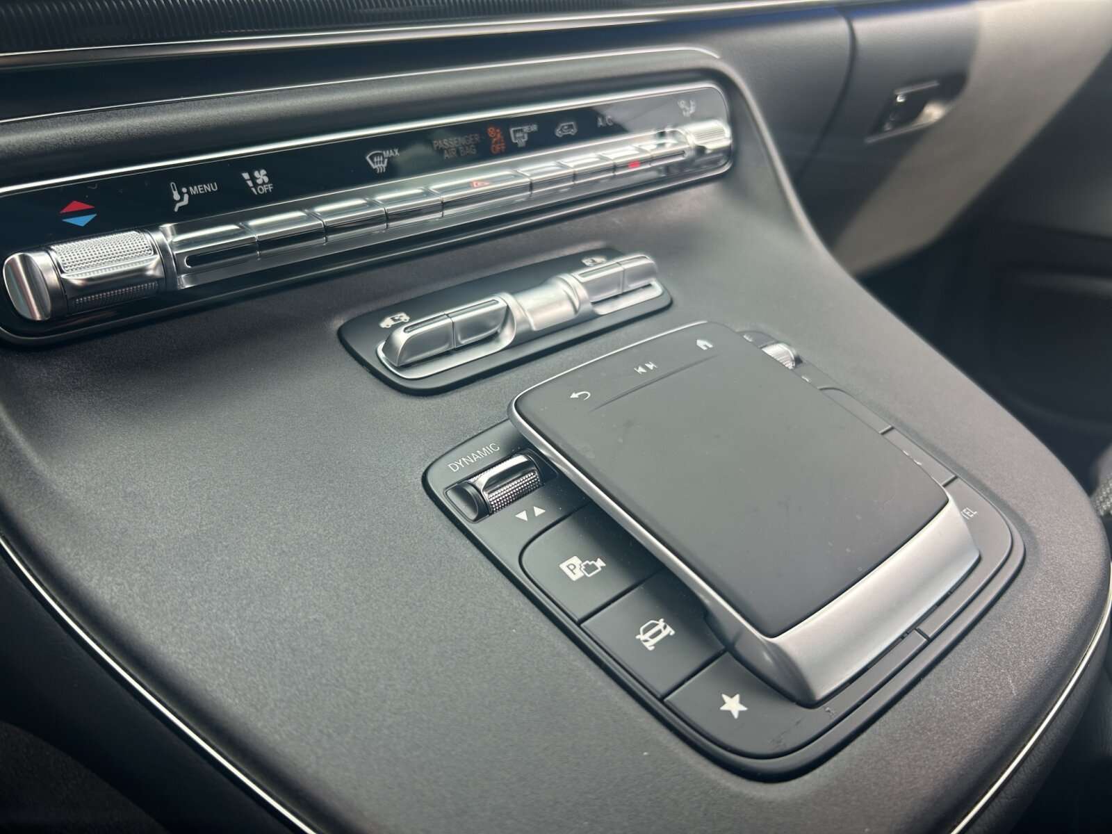 Mercedes-Benz V 220