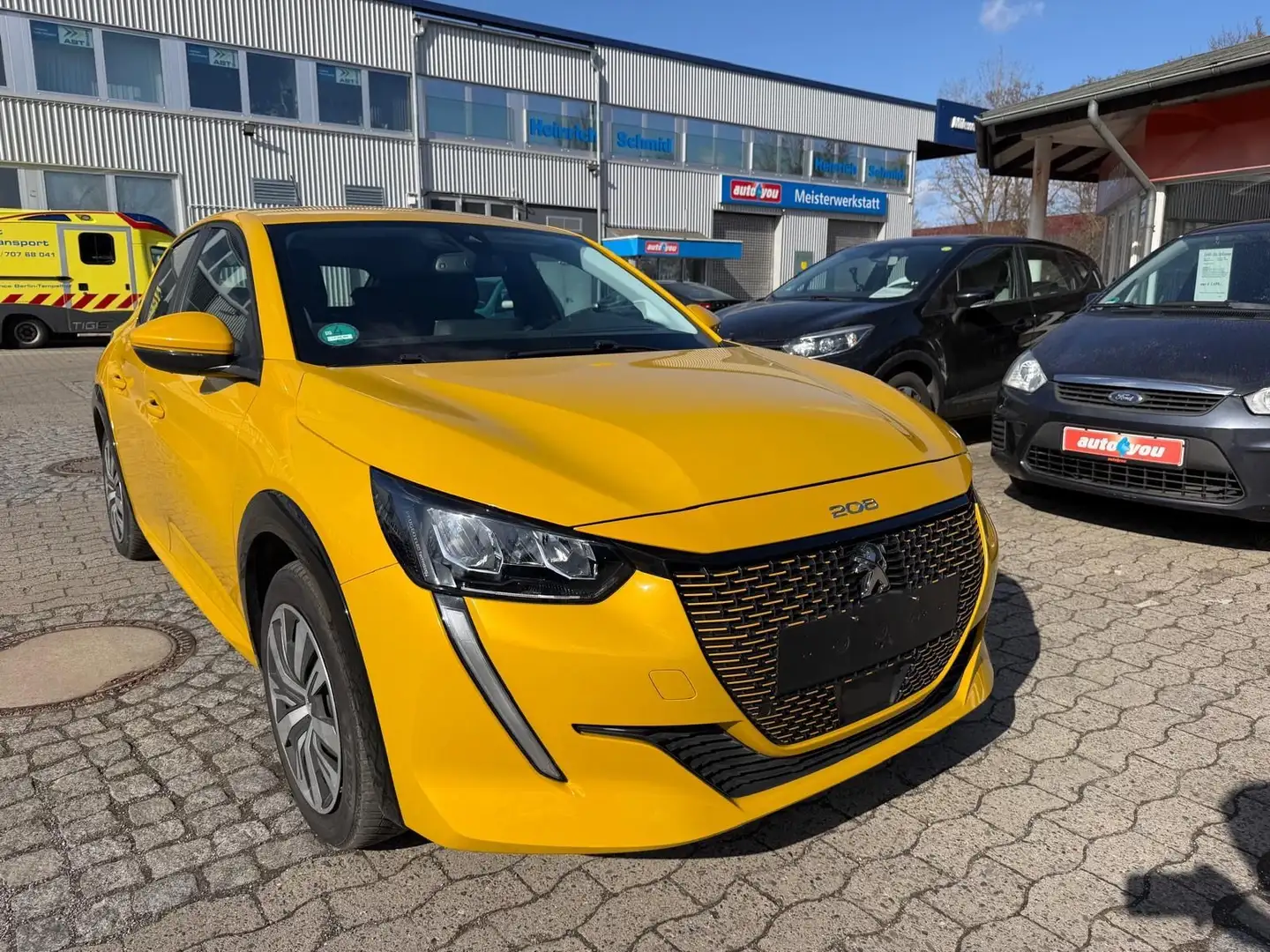 Peugeot 208 e- Active Gold - 1