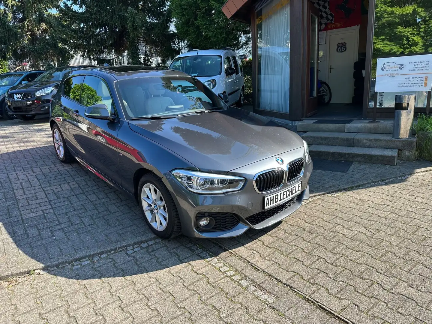 BMW 120 Baureihe 1 Lim. 3-trg. 120 i M Sport 2 Hand Grijs - 2