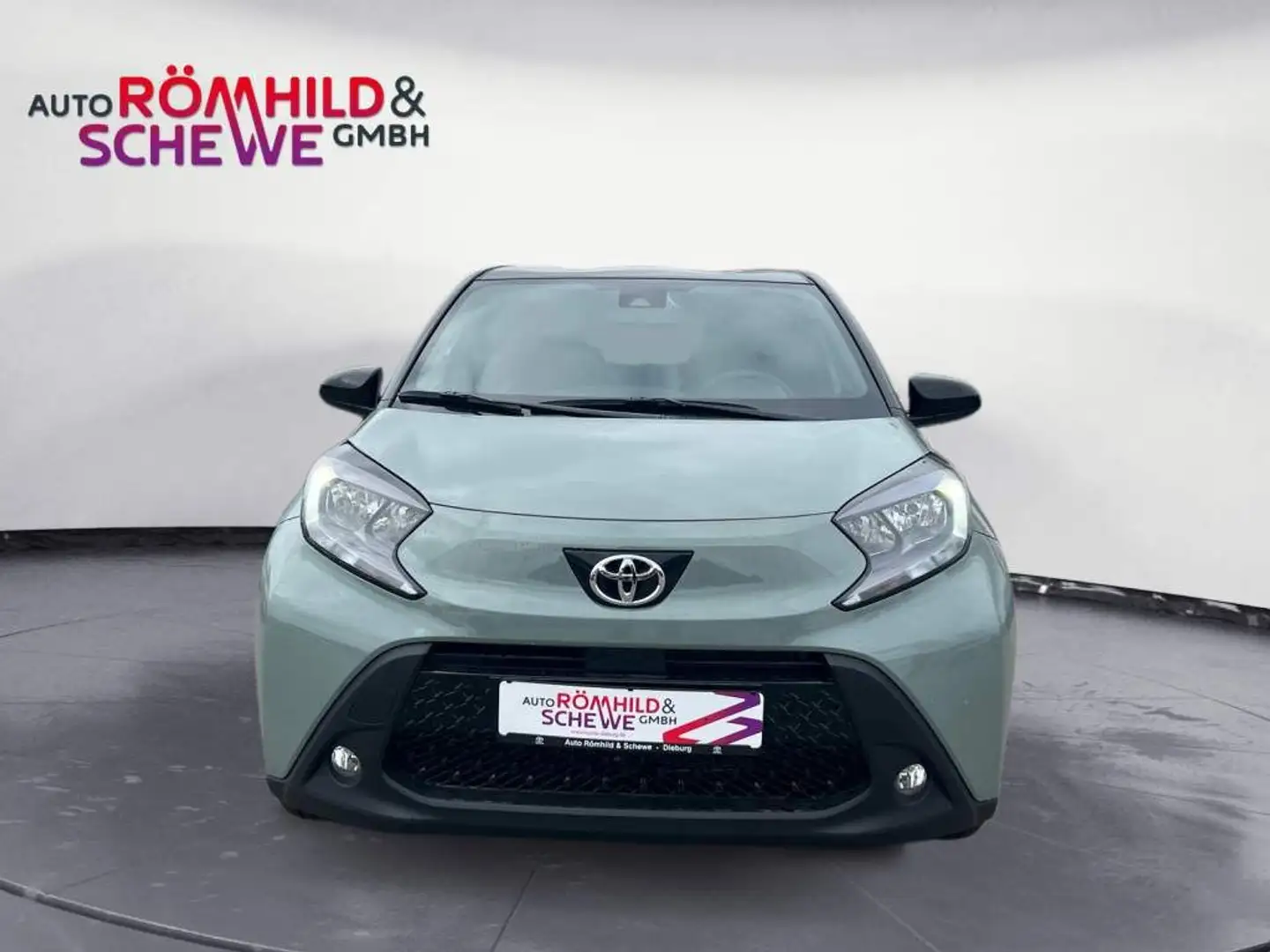 Toyota Aygo X Teamplayer Grau - 2