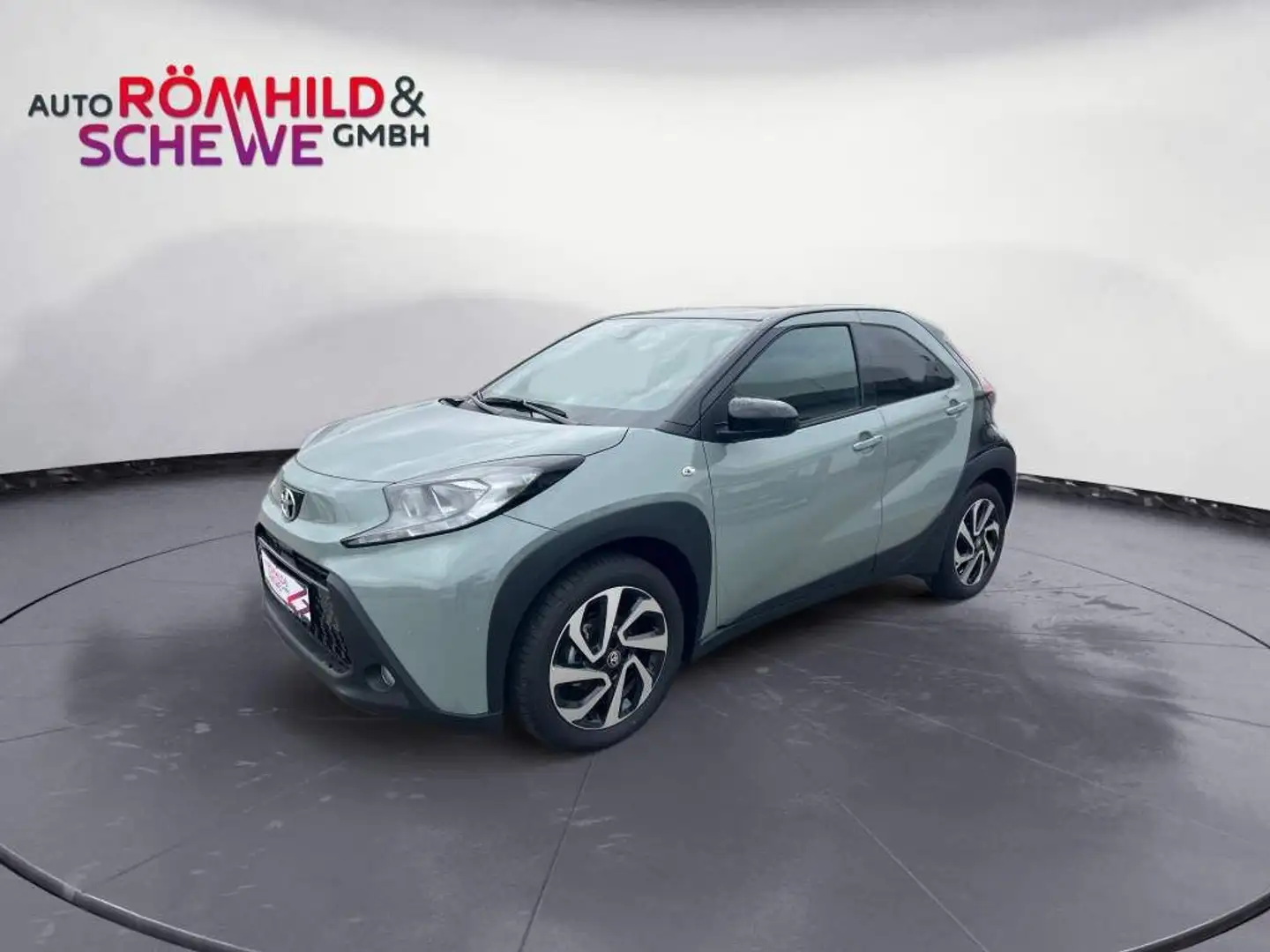 Toyota Aygo X Teamplayer Grau - 1