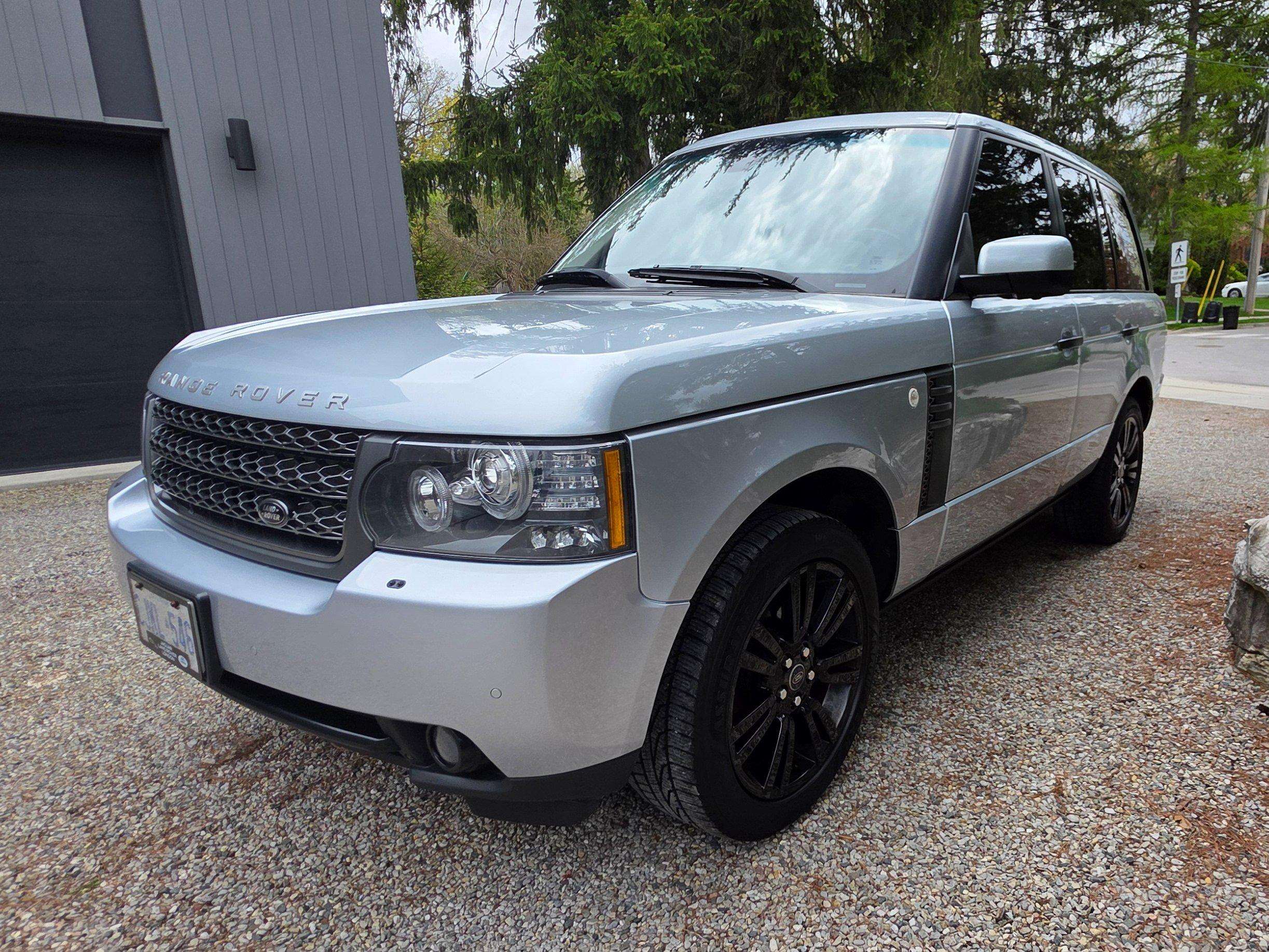 2011 Land Rover Range Rover HSE alt 5