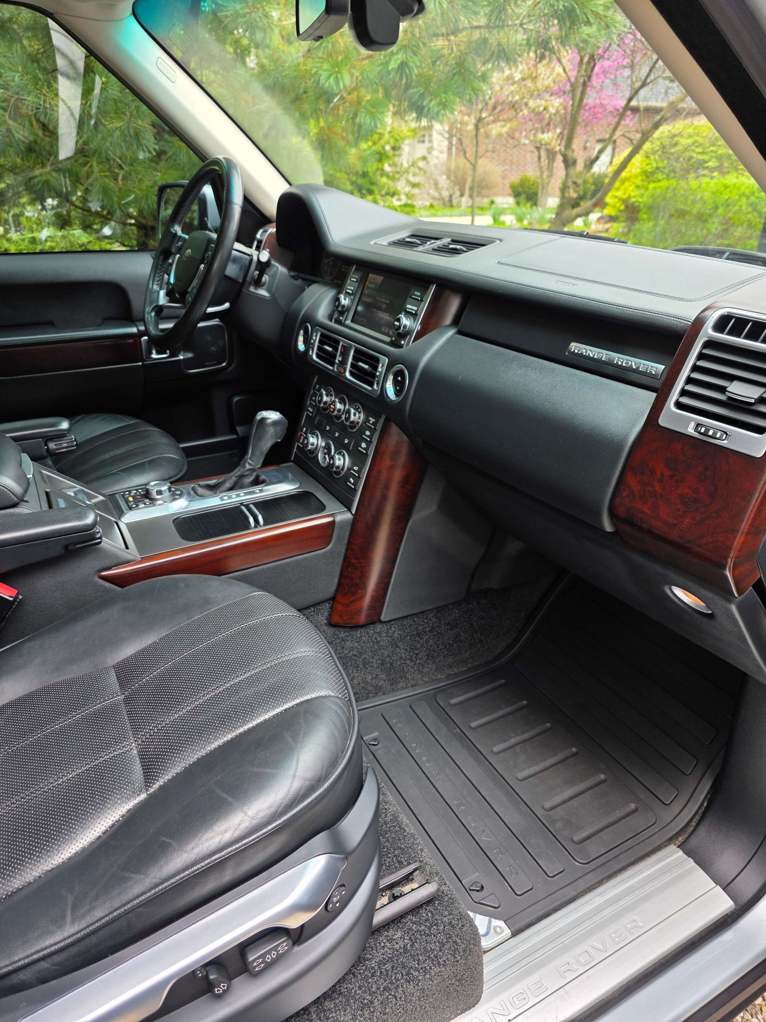 2011 Land Rover Range Rover HSE thumb 8