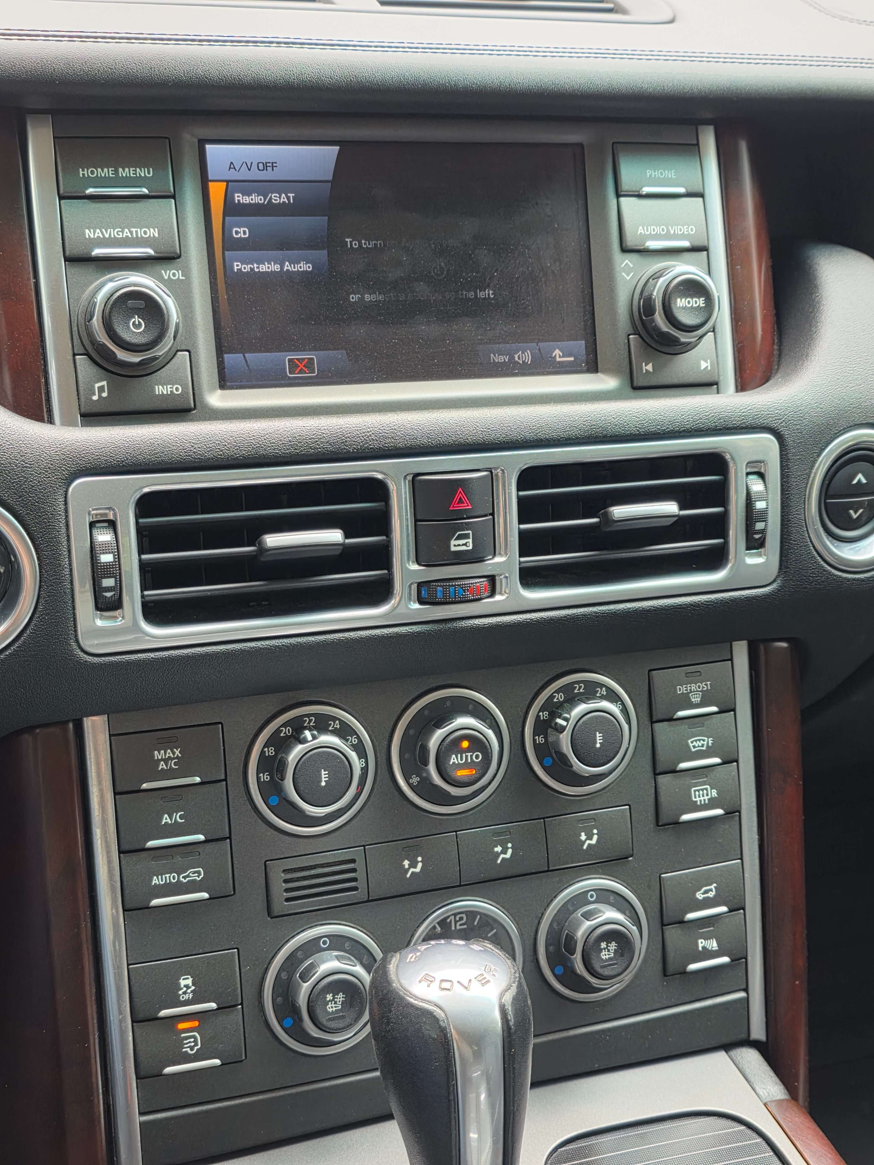 2011 Land Rover Range Rover HSE thumb 10