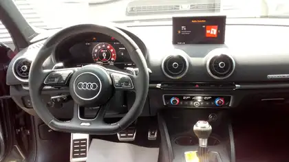 Annonce voiture d'occasion Audi RS3 - CARADIZE