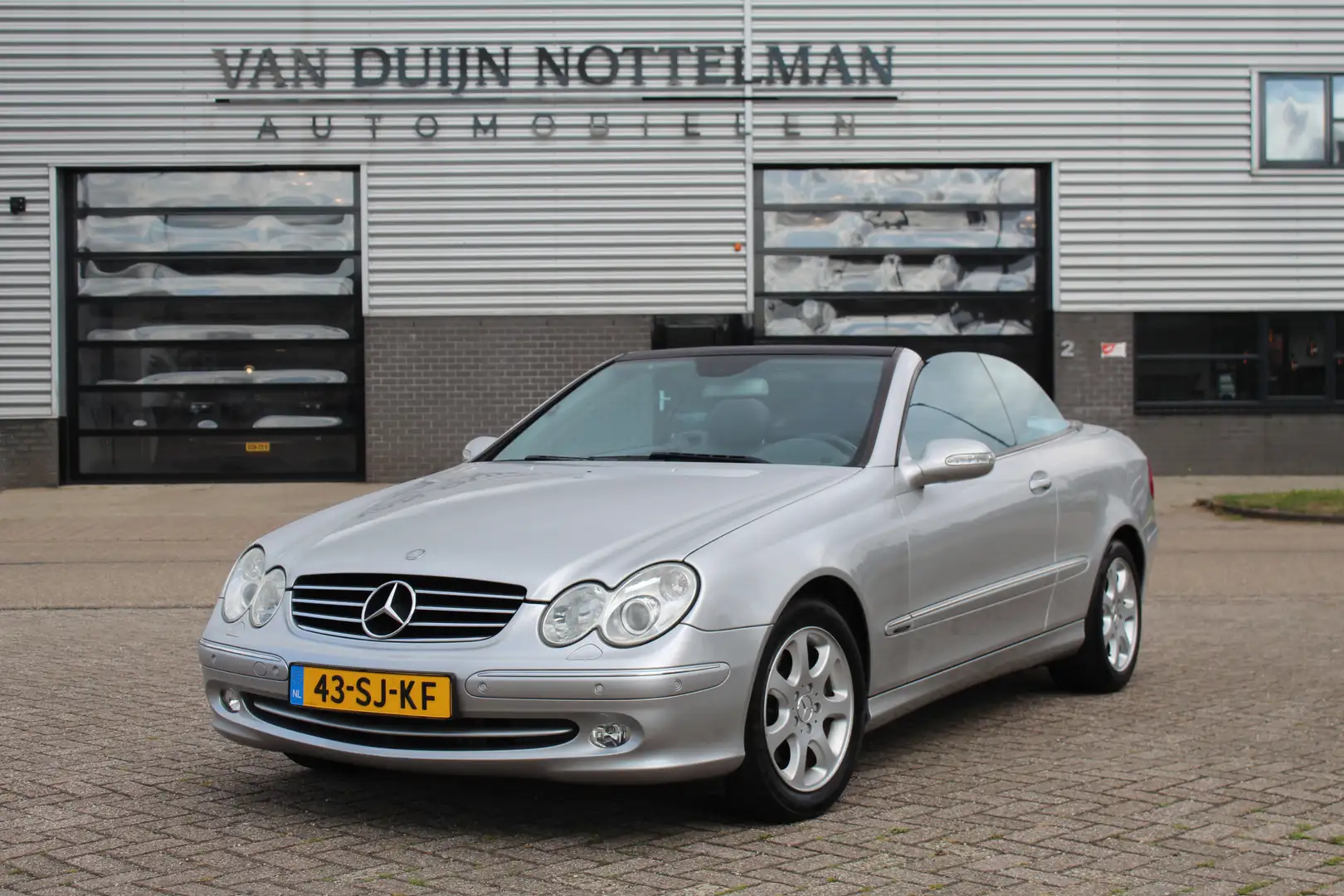 Mercedes-Benz CLK 240 Cabrio Avantgarde V6 / Youngtimer / Carplay / Leer Gri - 1