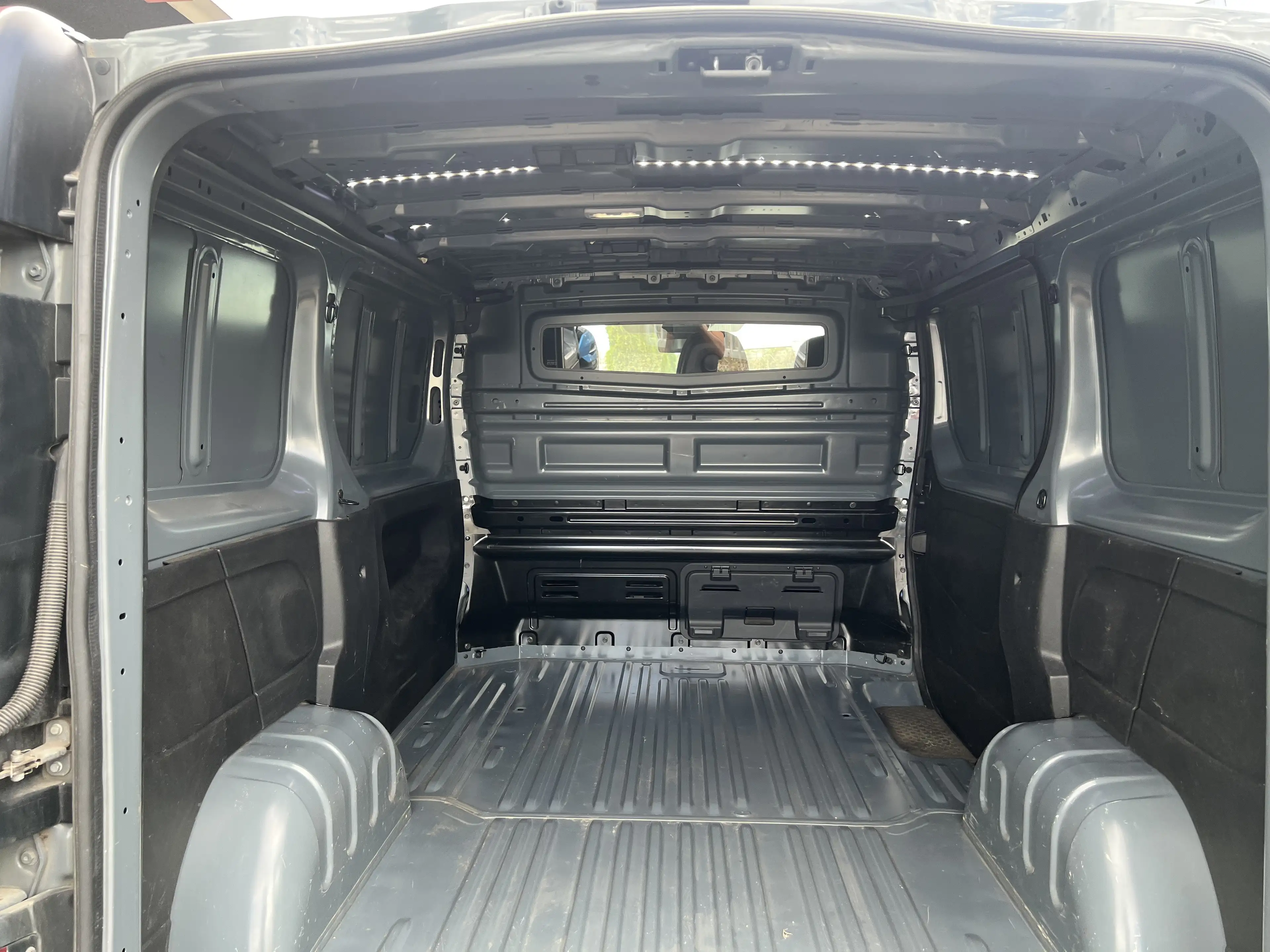 Nissan Primastar L1H1 2,8t N-Connecta Automatik Werksgarantie — photo 7