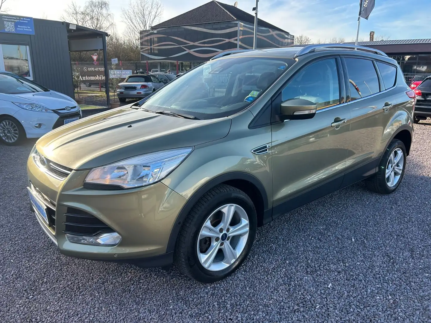 Ford Kuga Titanium AWD *Navi*AHK*PDC*SHZ*Euro5* Grün - 1