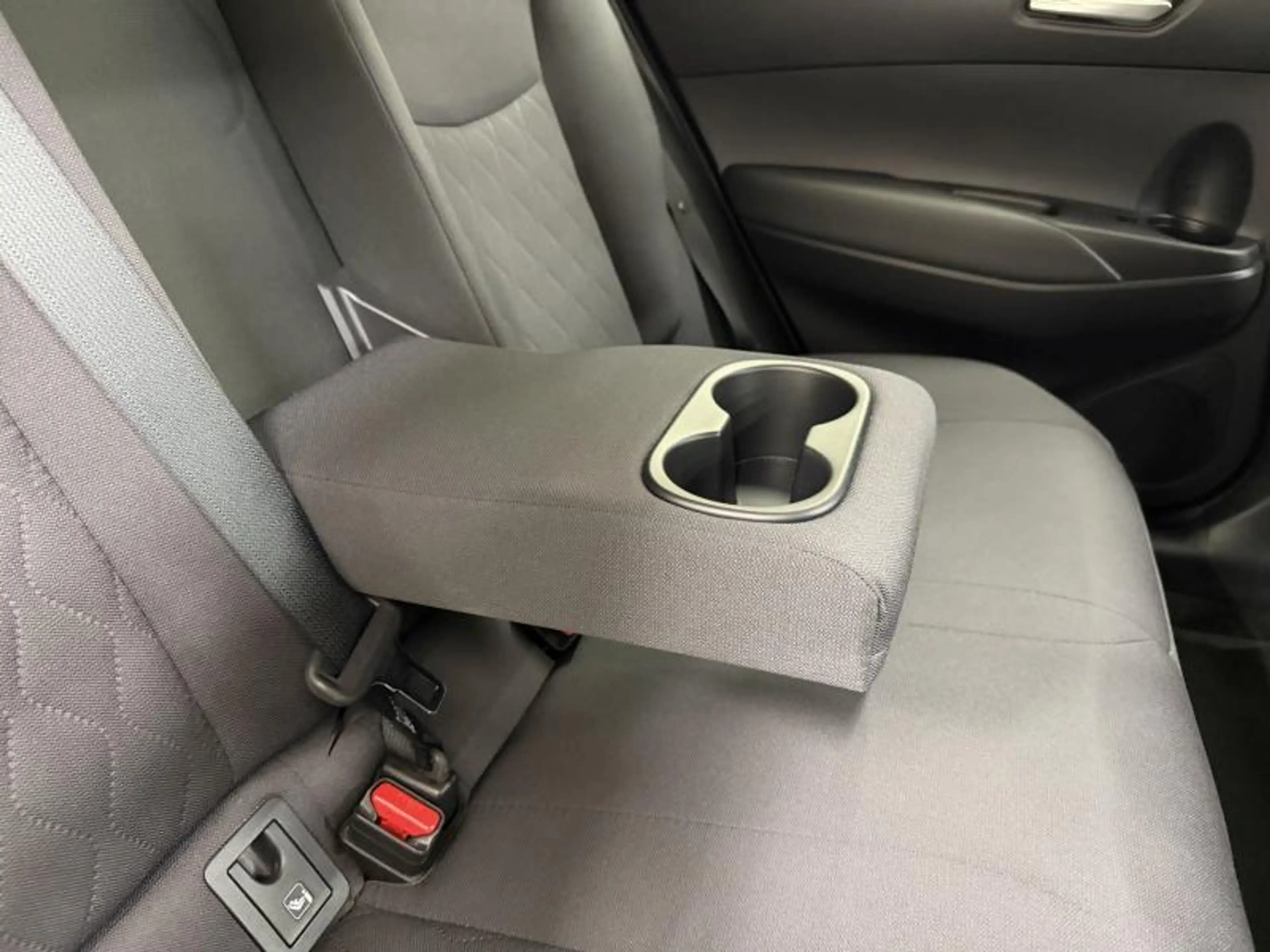 Toyota Corolla Cross Style — photo 12