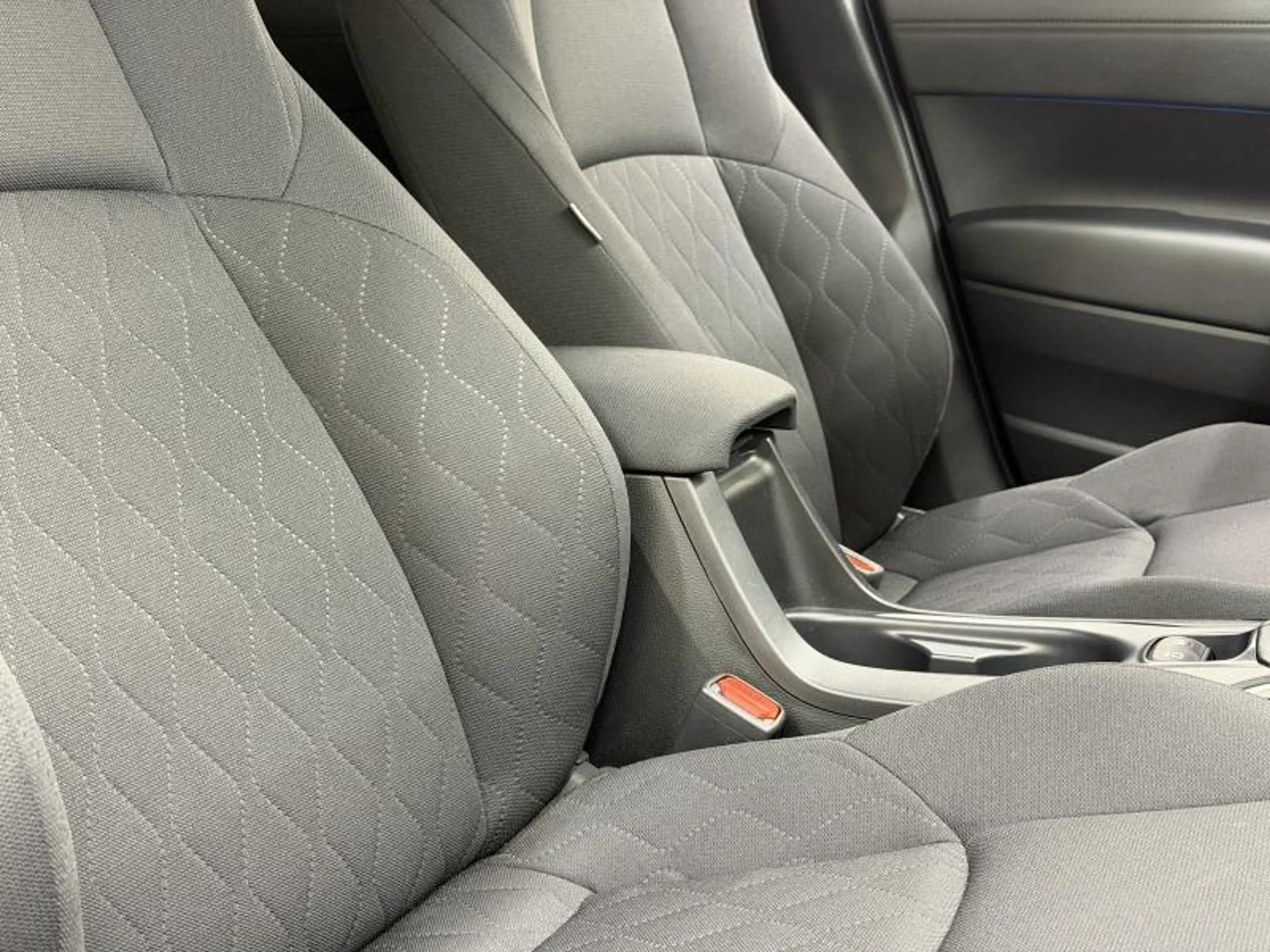 Toyota Corolla Cross Style — photo 15
