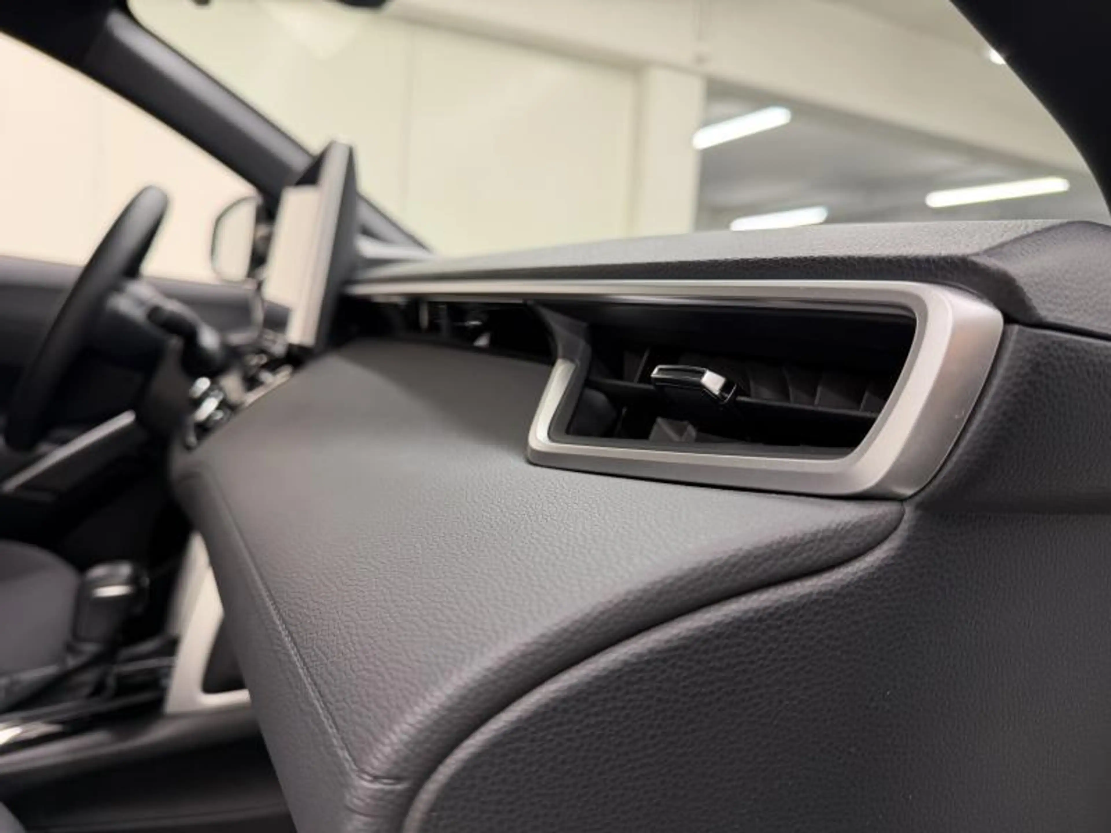 Toyota Corolla Cross Style — photo 14