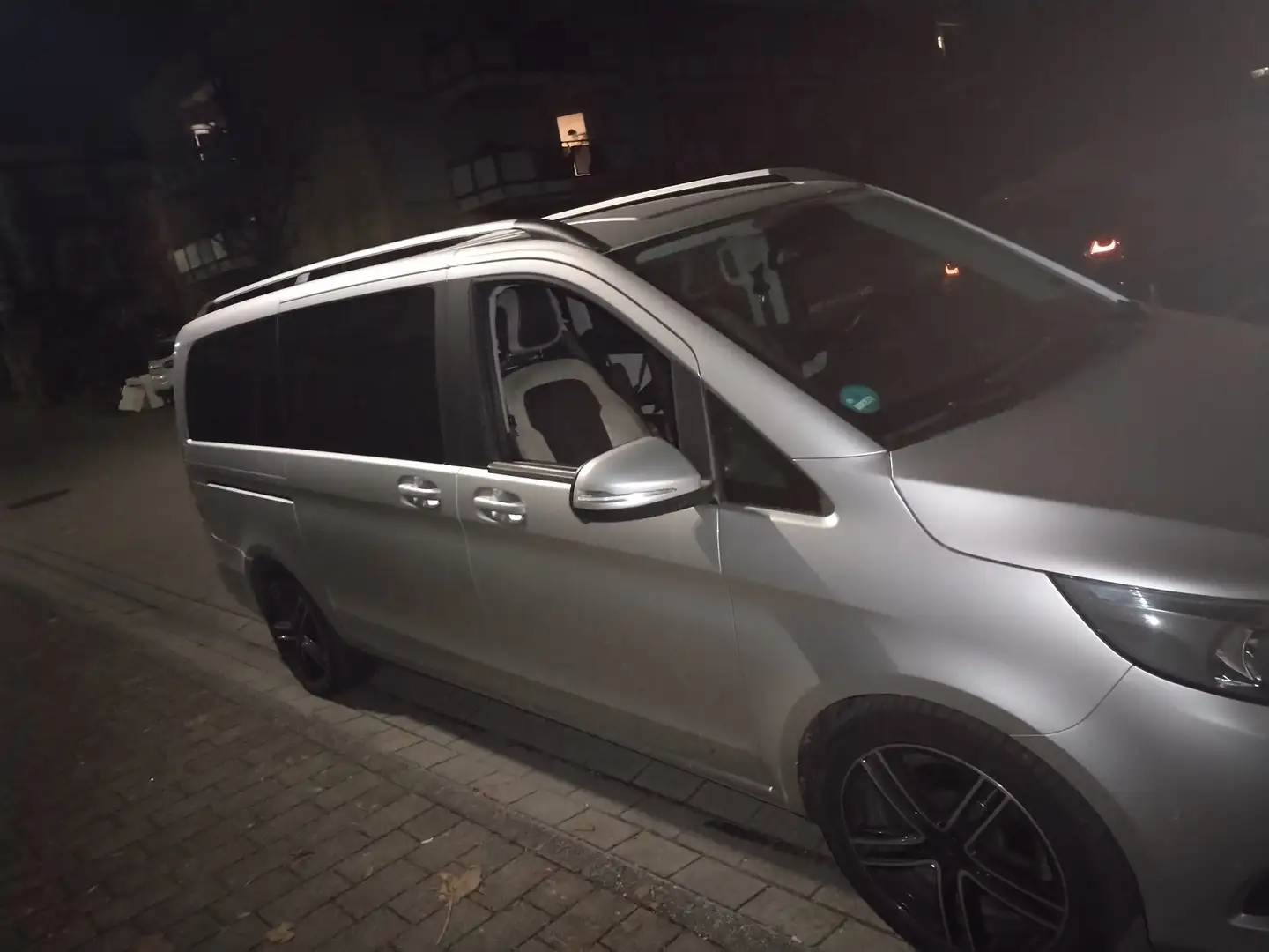 Mercedes-Benz V 220 (BlueTEC) d lang 7G-TRONIC Edition - 2