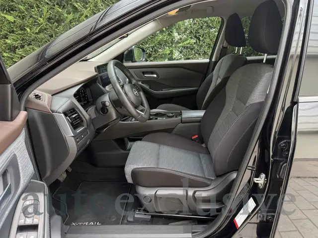 Nissan X-Trail view 10