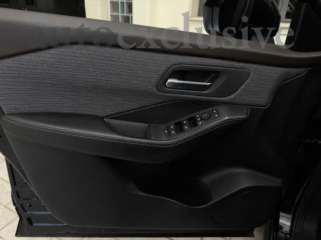 Nissan X-Trail view 12